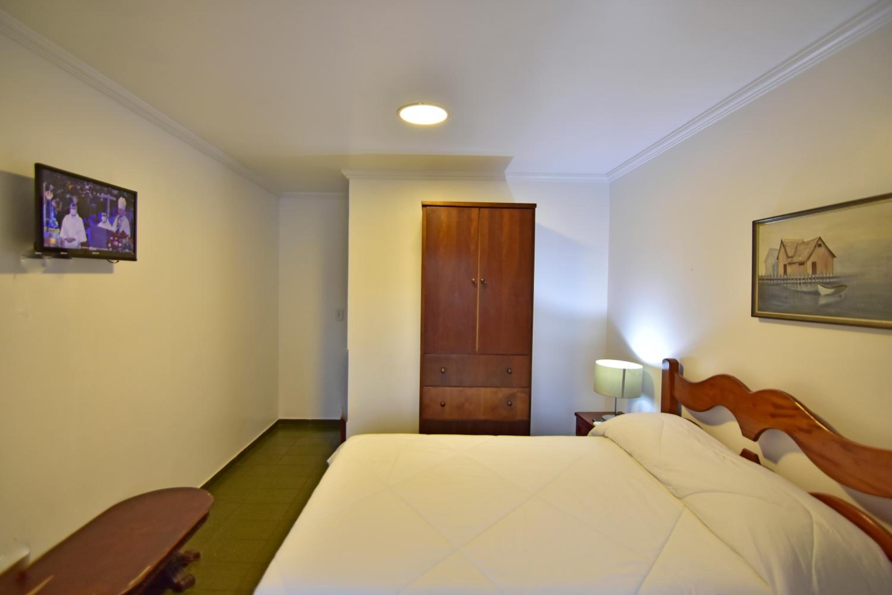 Double Room - Photo 10