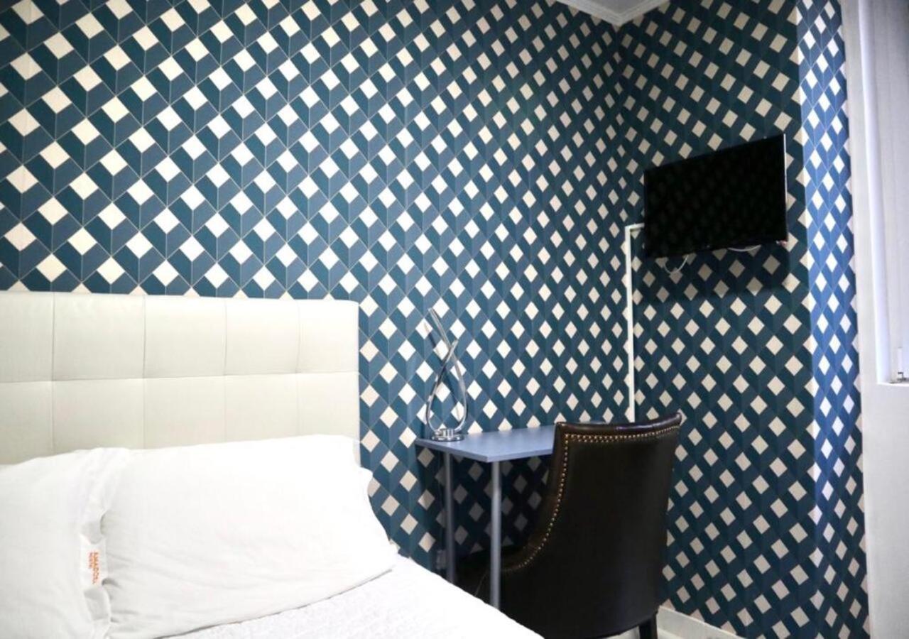 Double Room With Shared Bathroom photo 2