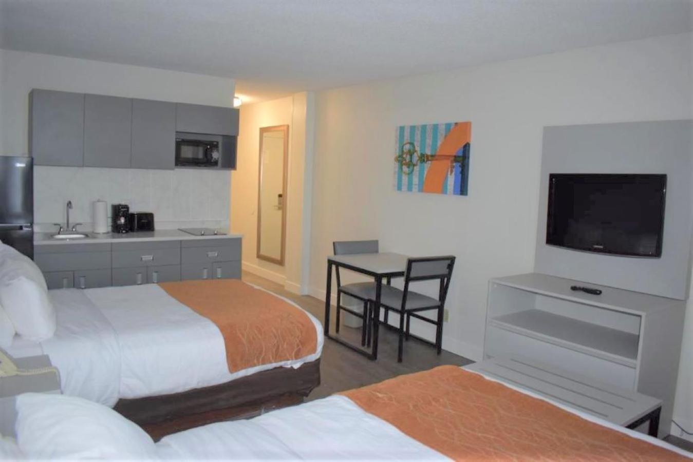 2 Double Beds - Efficiency Suite - Non Smoking photo 2