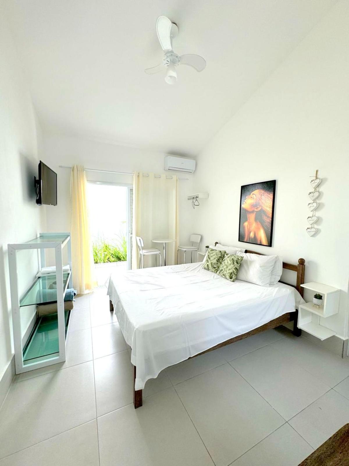 Studio with Spa Bath
