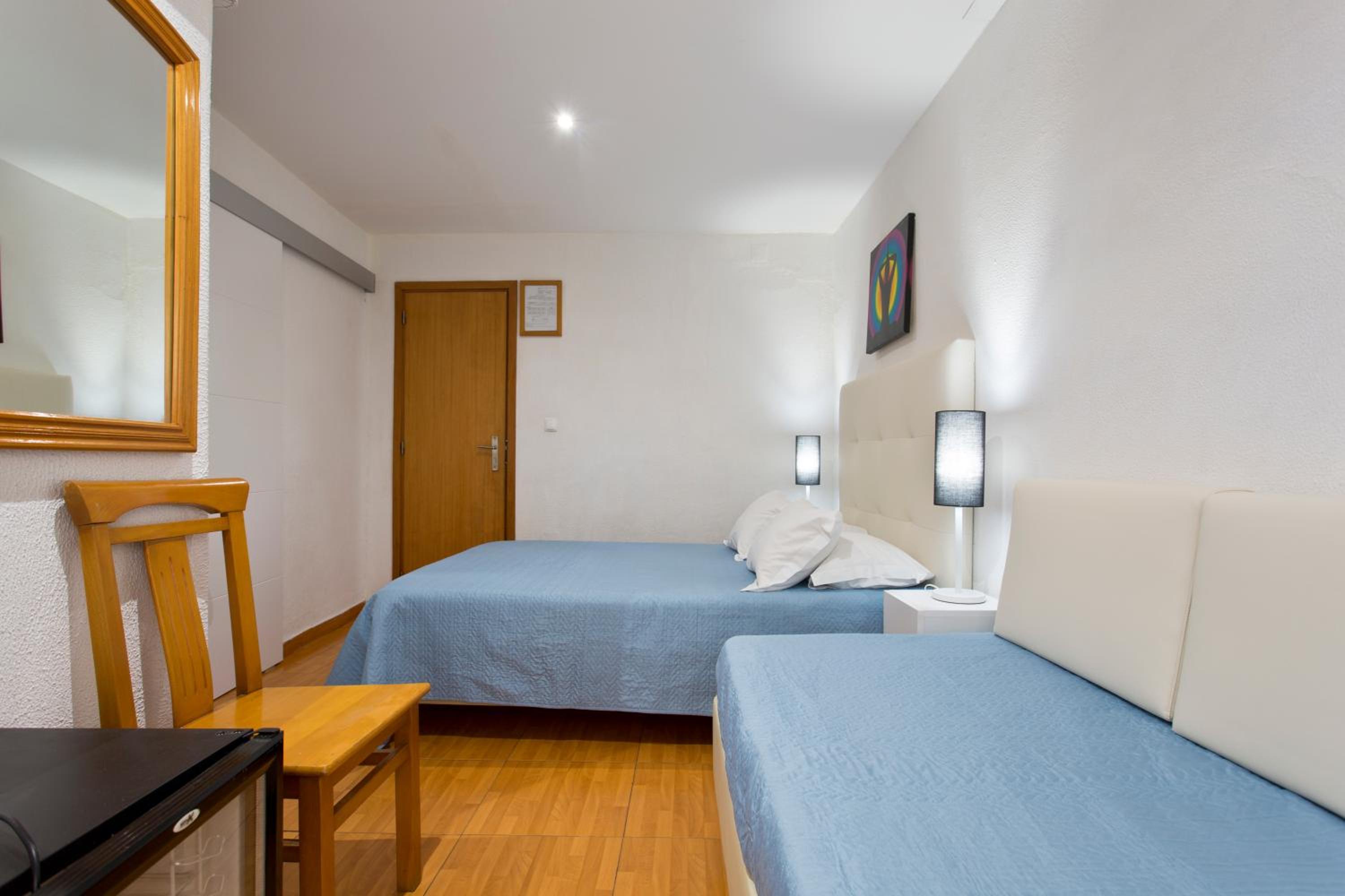 Triple Room - Photo 7