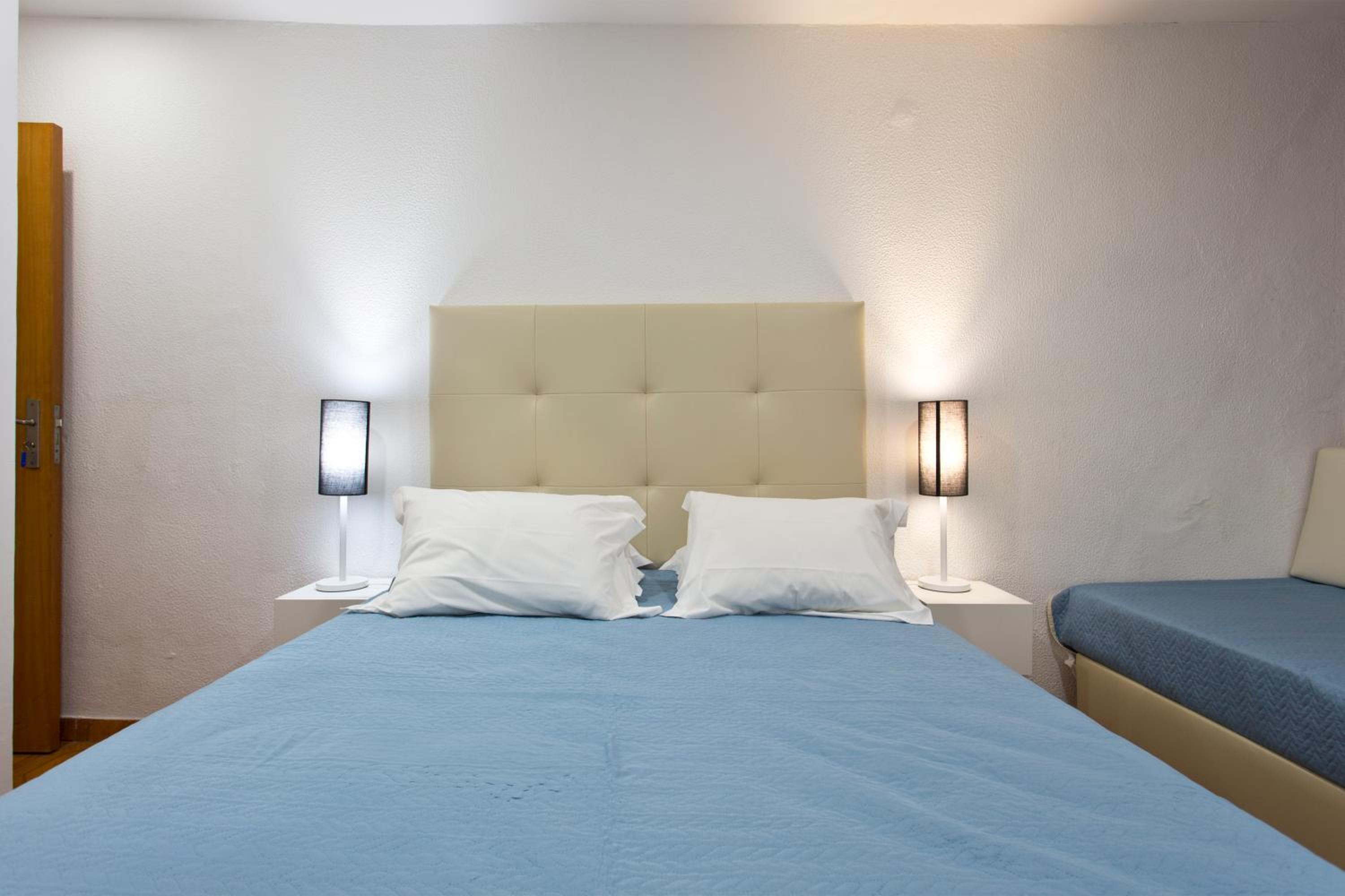 Triple Room - Photo 12