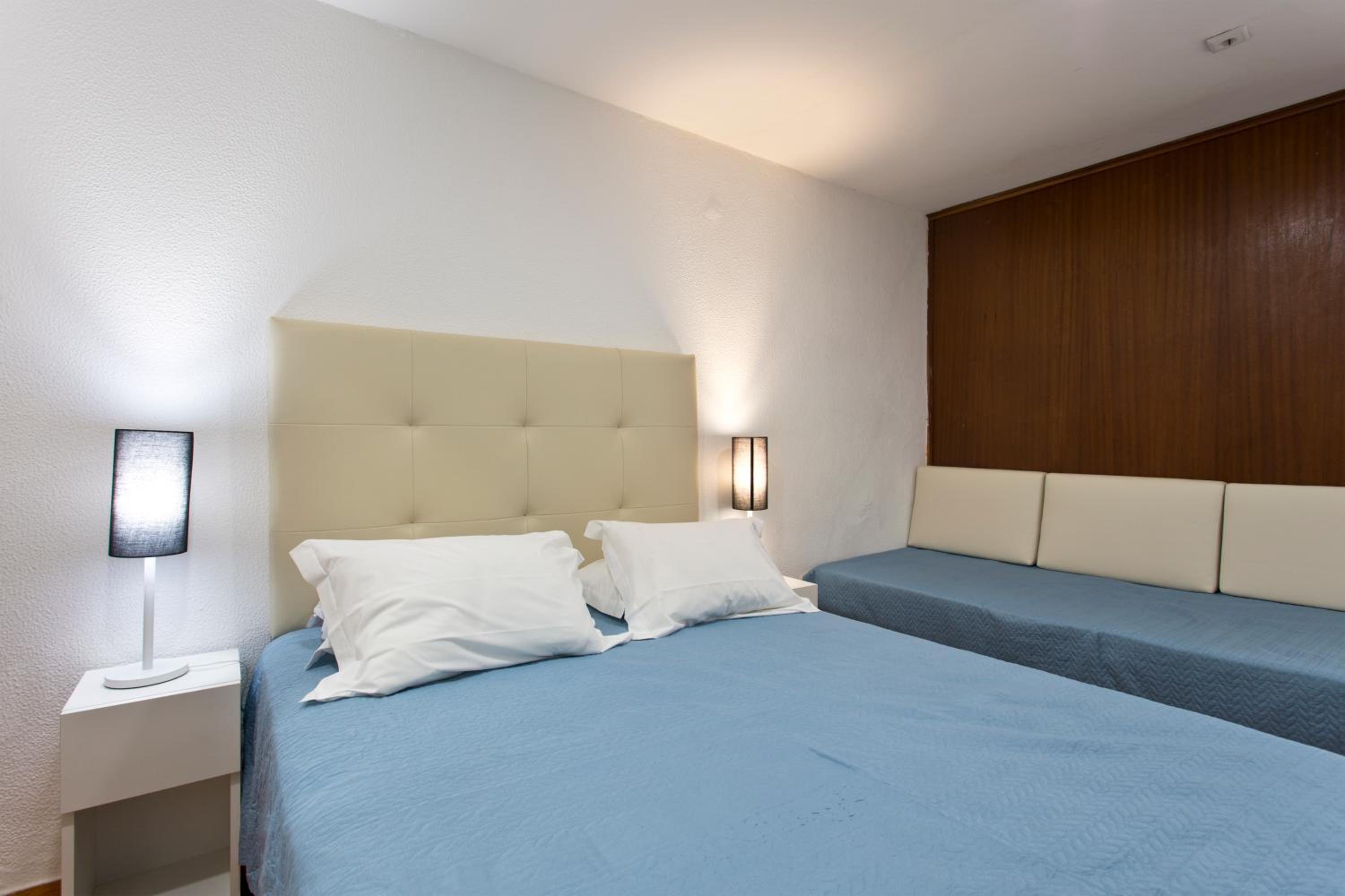 Triple Room - Photo 11