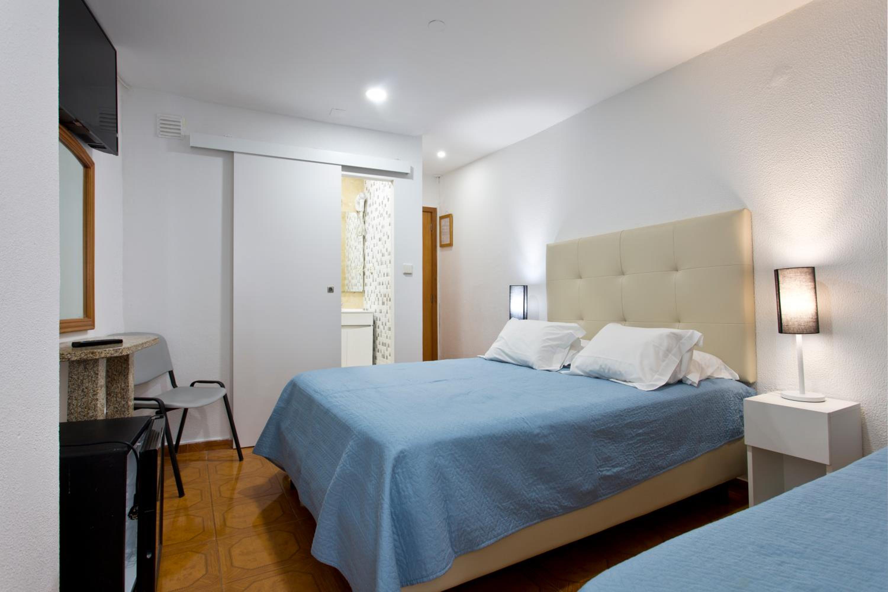 Triple Room - Photo 9