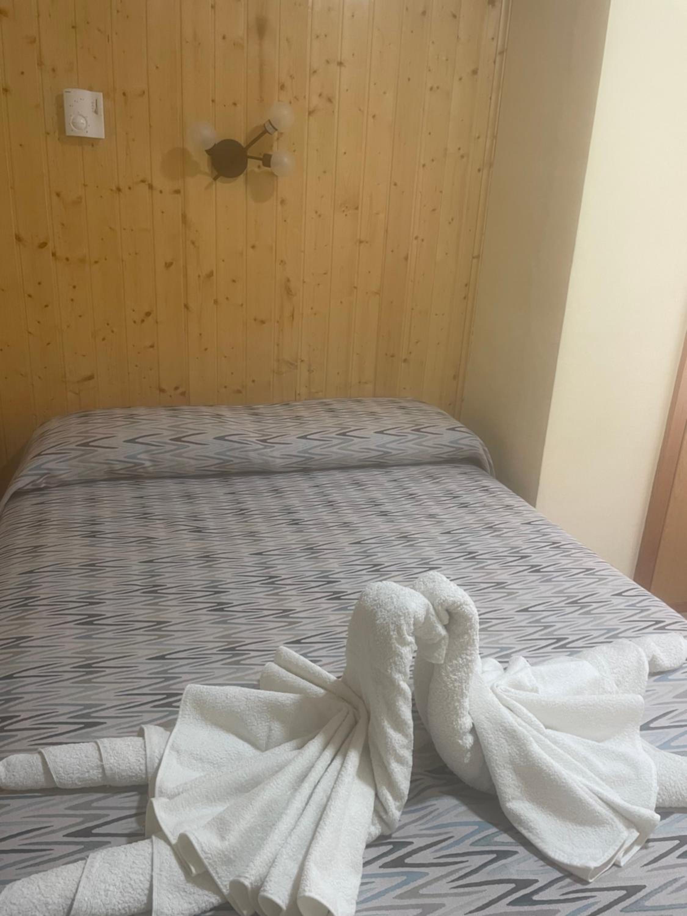 Standard Double Room - Photo 14