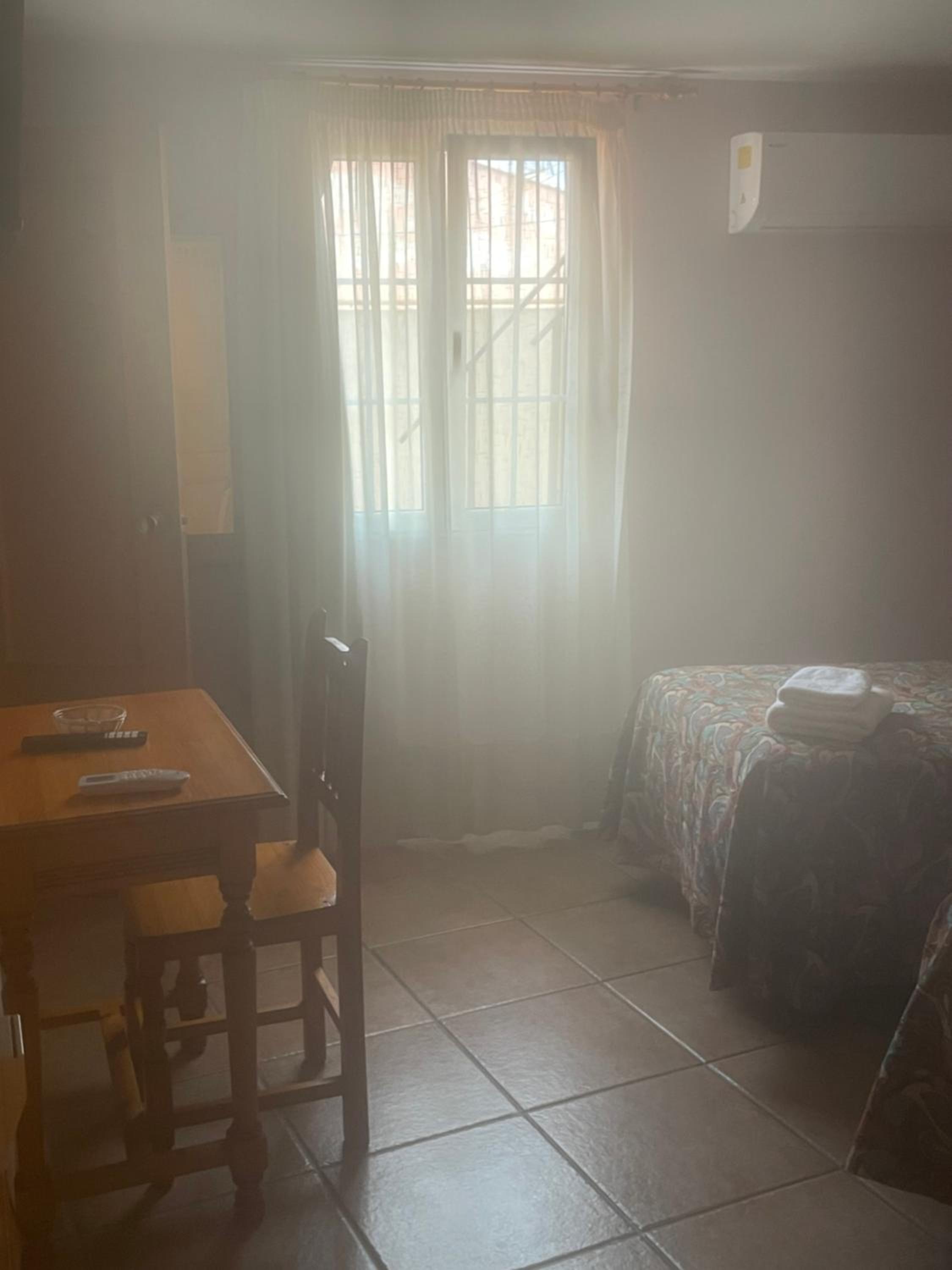 Twin Room - Photo 2