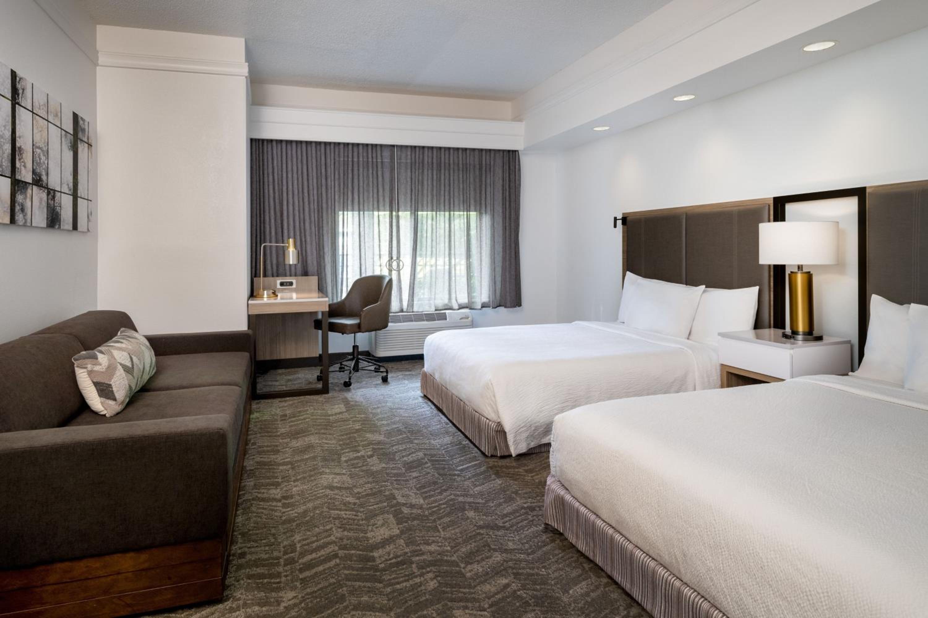 Queen Suite with Two Queen Beds and Trundle Sofa - Photo 7