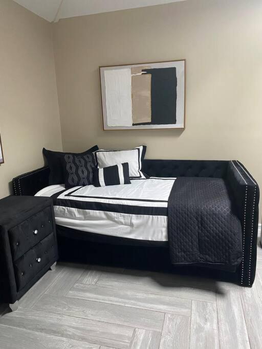 Four-Bedroom House photo 2