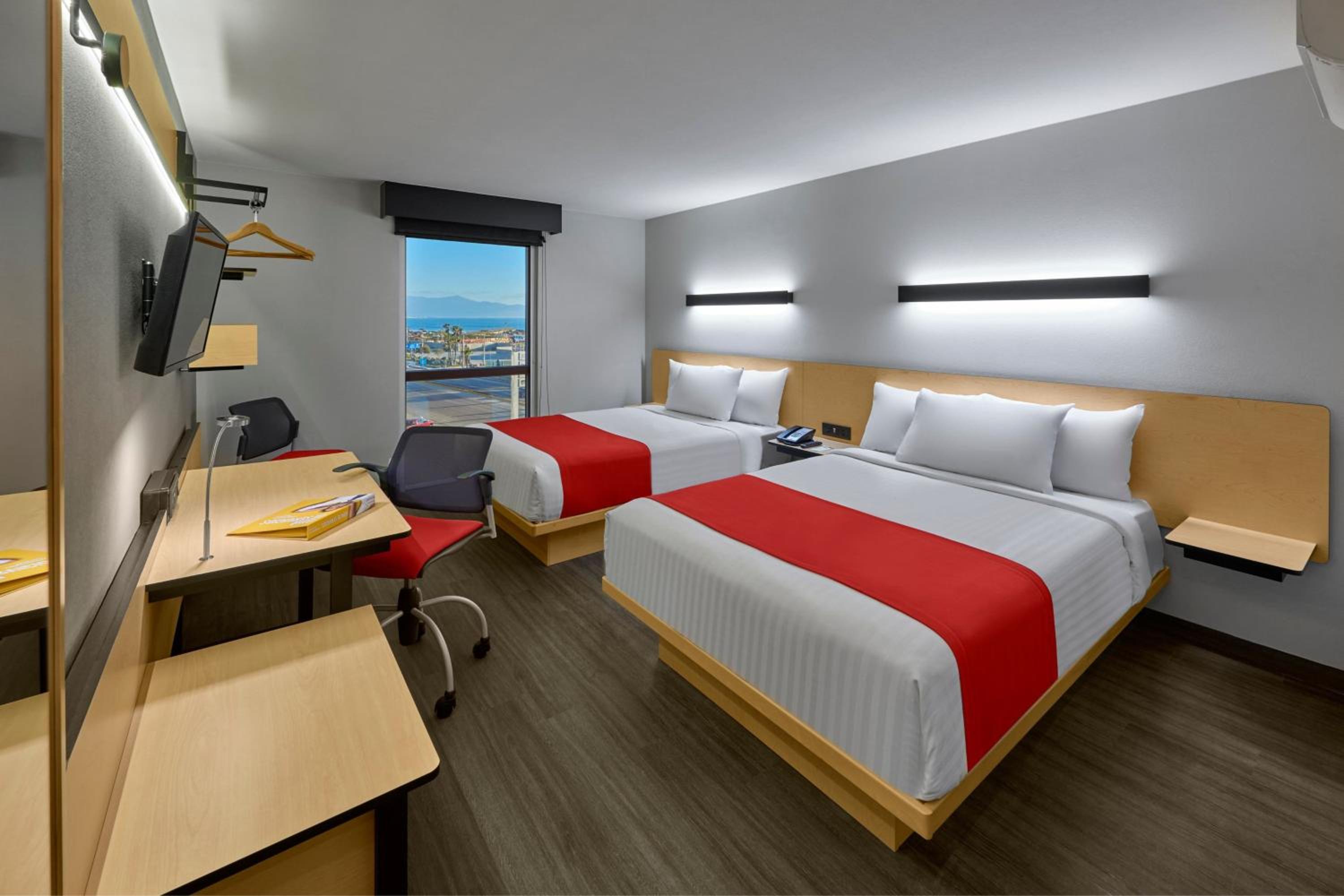 Double Room with Two Double Beds - Photo 3