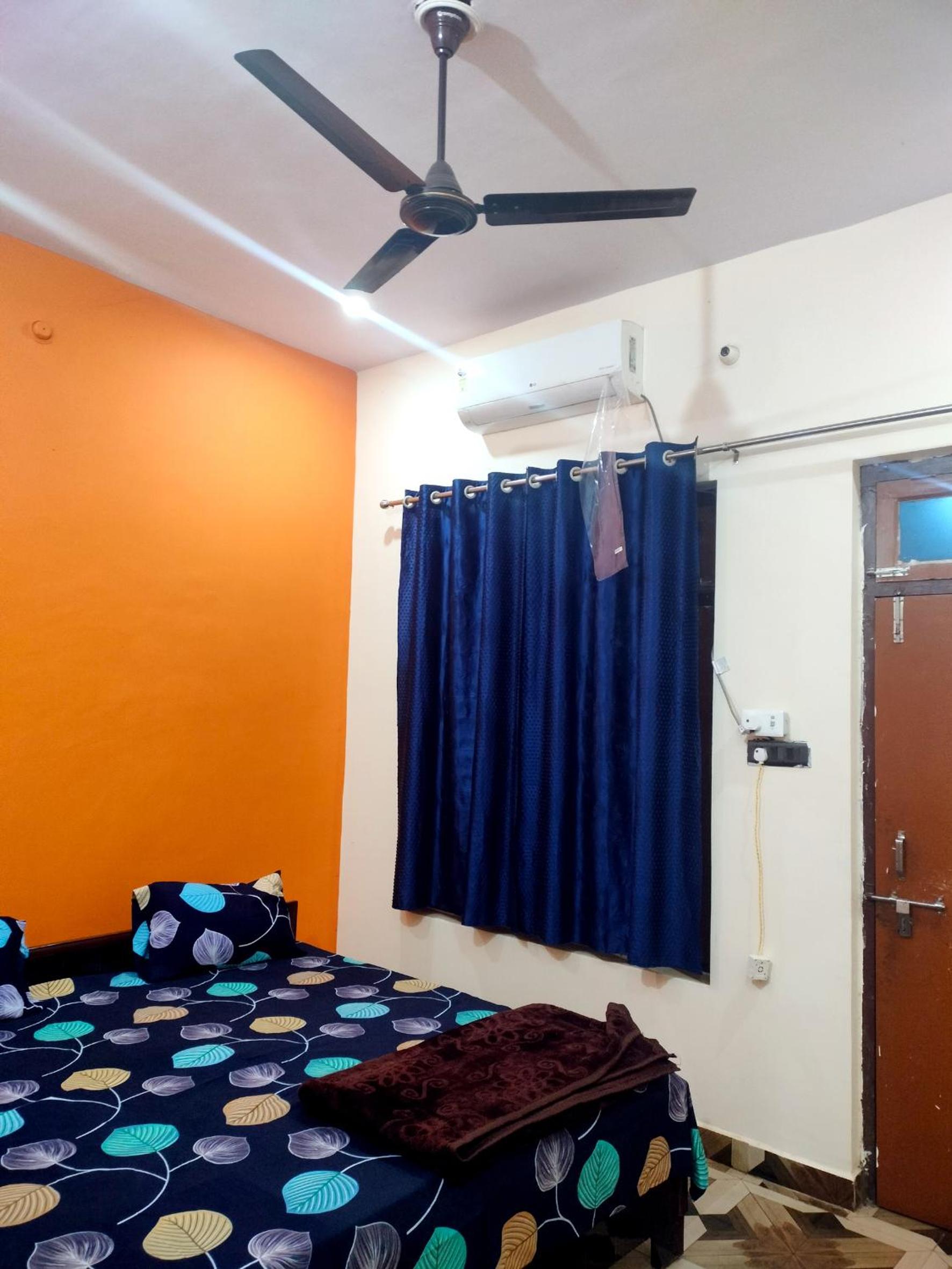 Deluxe Room (2 Adults + 1 Child)