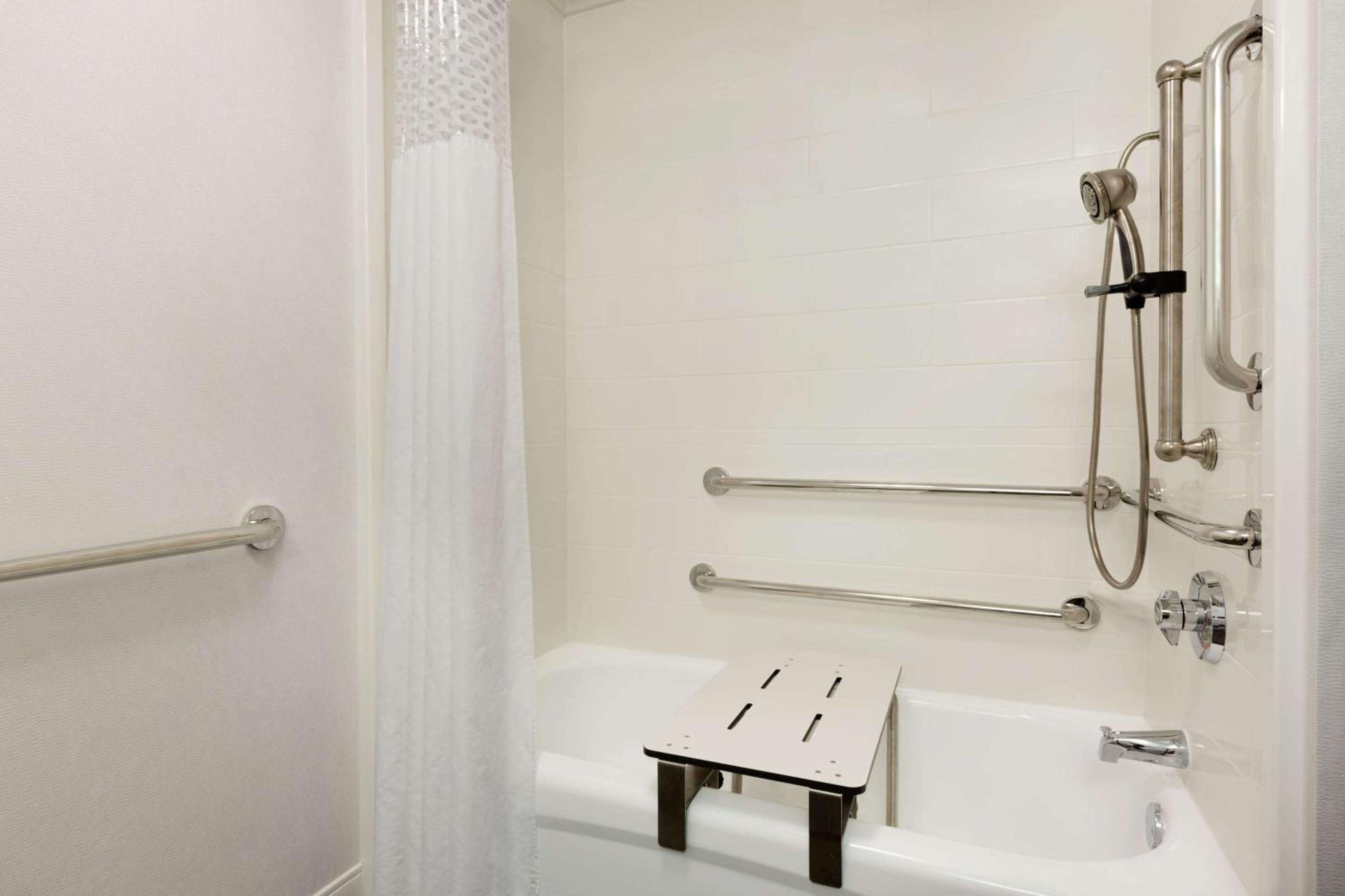 King Room - Mobility Access/Non-Smoking - Photo 2