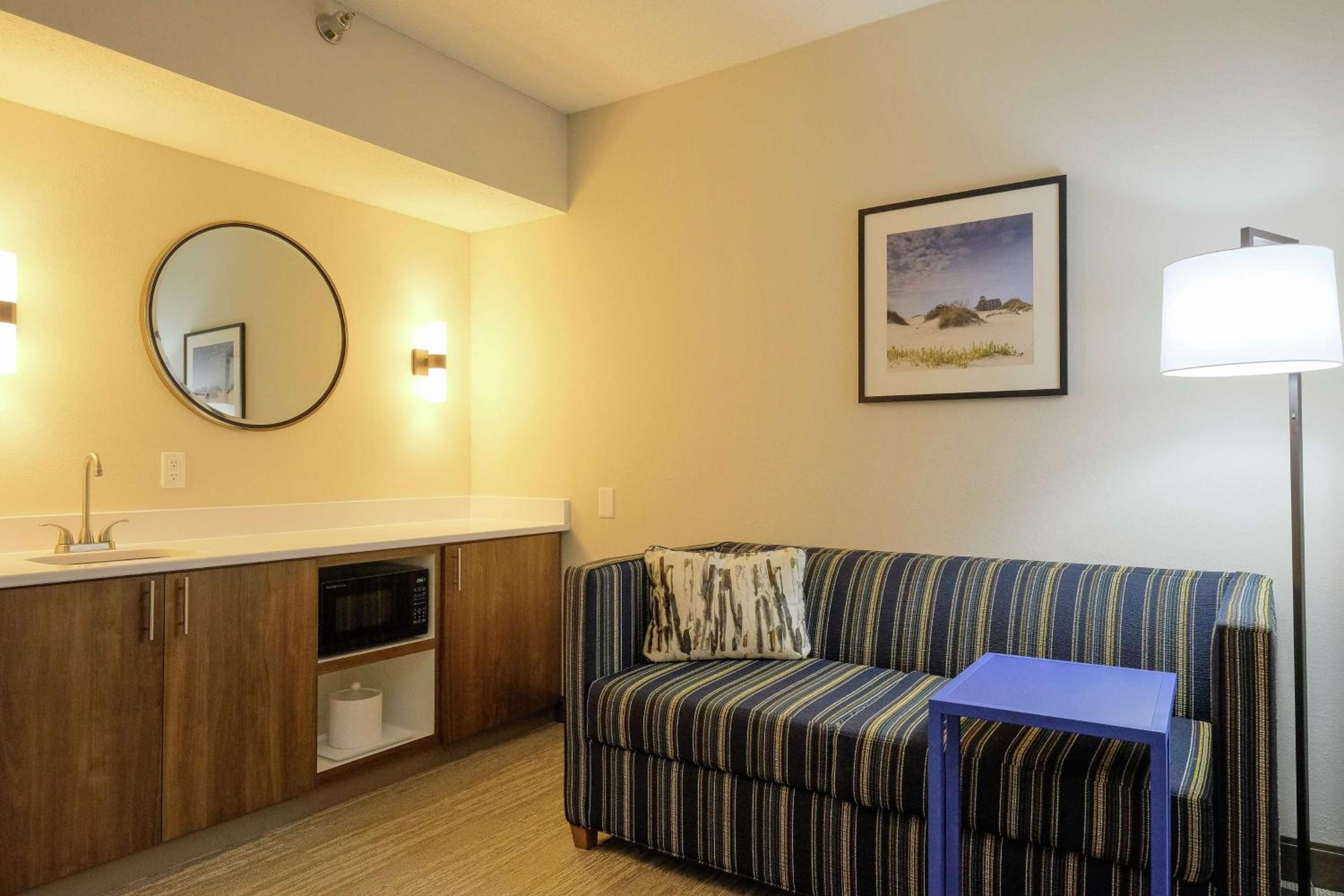 King Suite with Sofa Bed - Non-Smoking