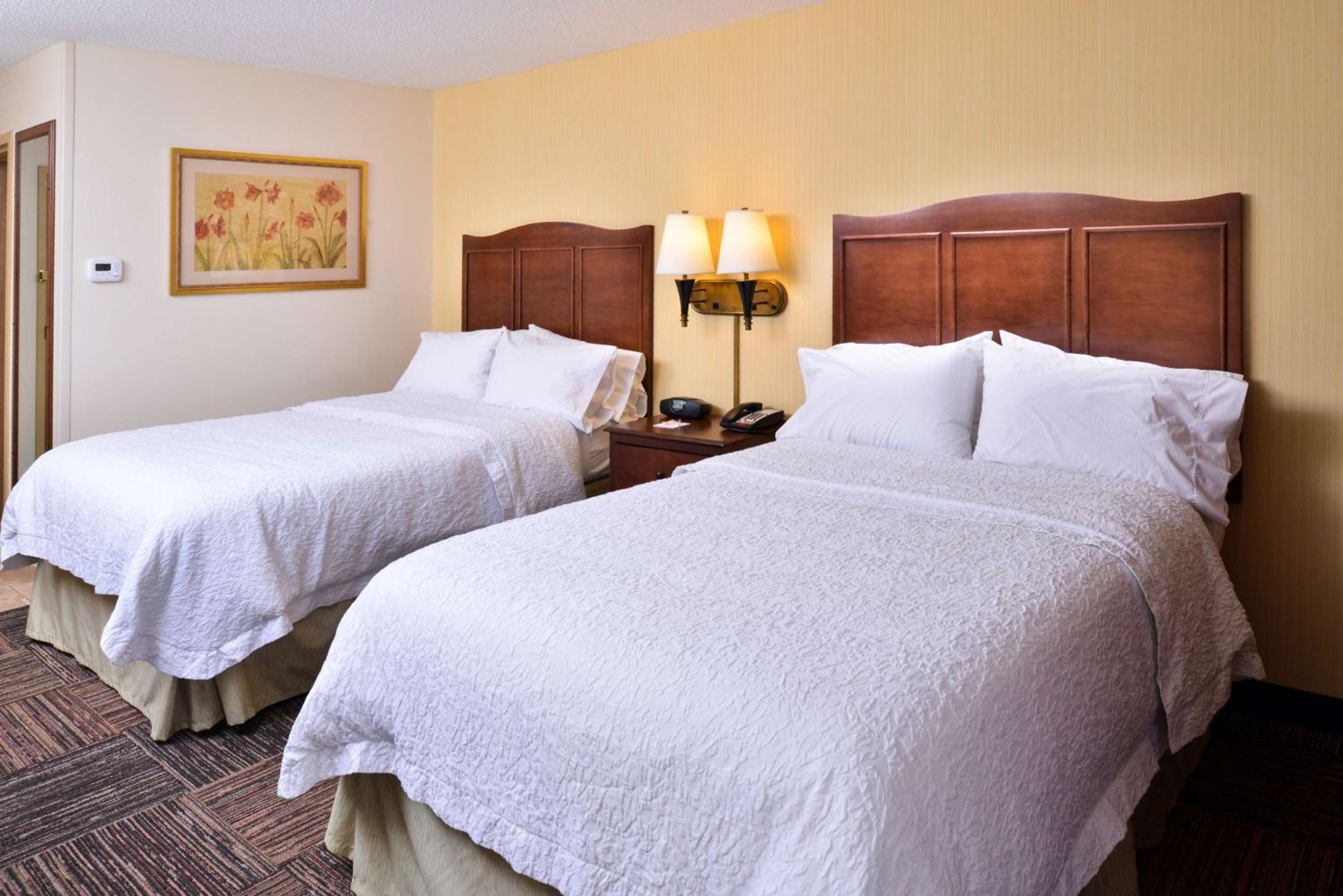 Double Room with Two Double Beds - Non-Smoking - Photo 2