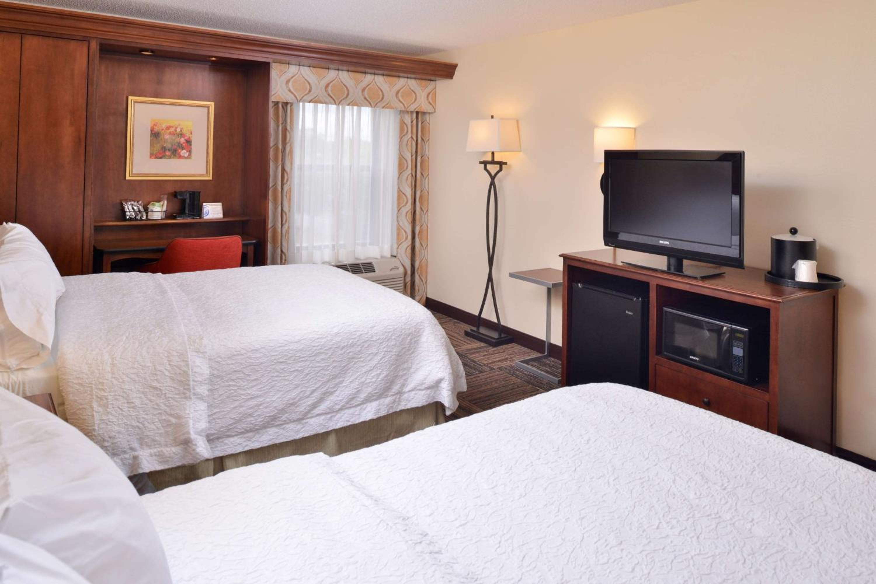 Double Room with Two Double Beds - Non-Smoking - Photo 4