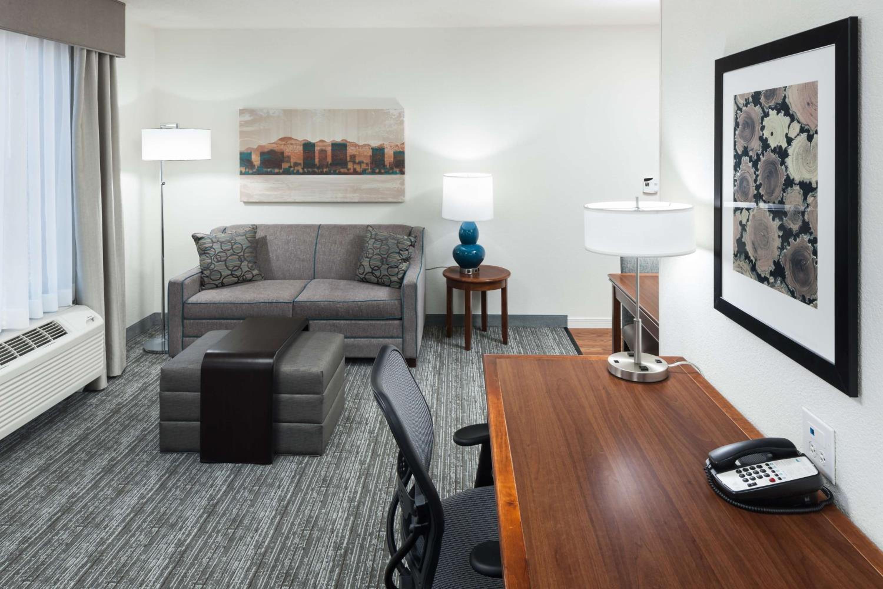 King Studio Suite - Non-Smoking - Photo 3