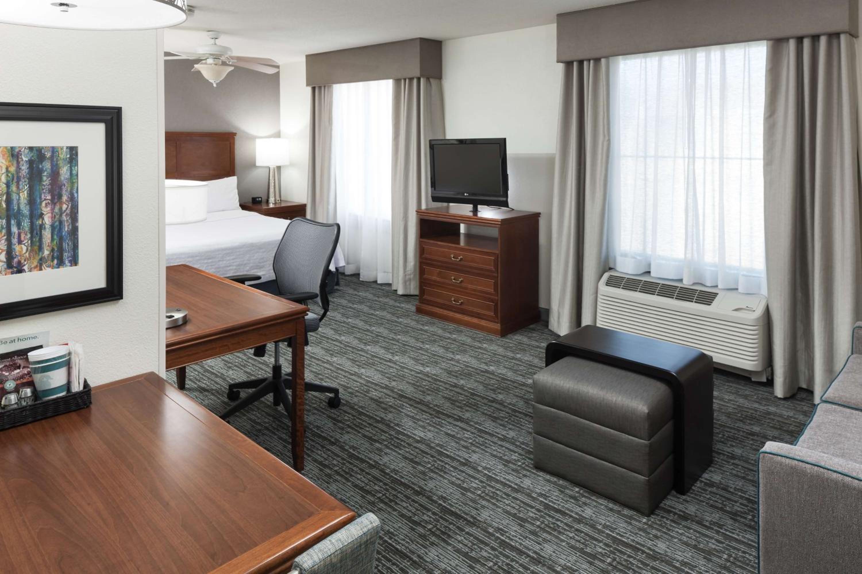 King Studio Suite - Non-Smoking - Photo 5