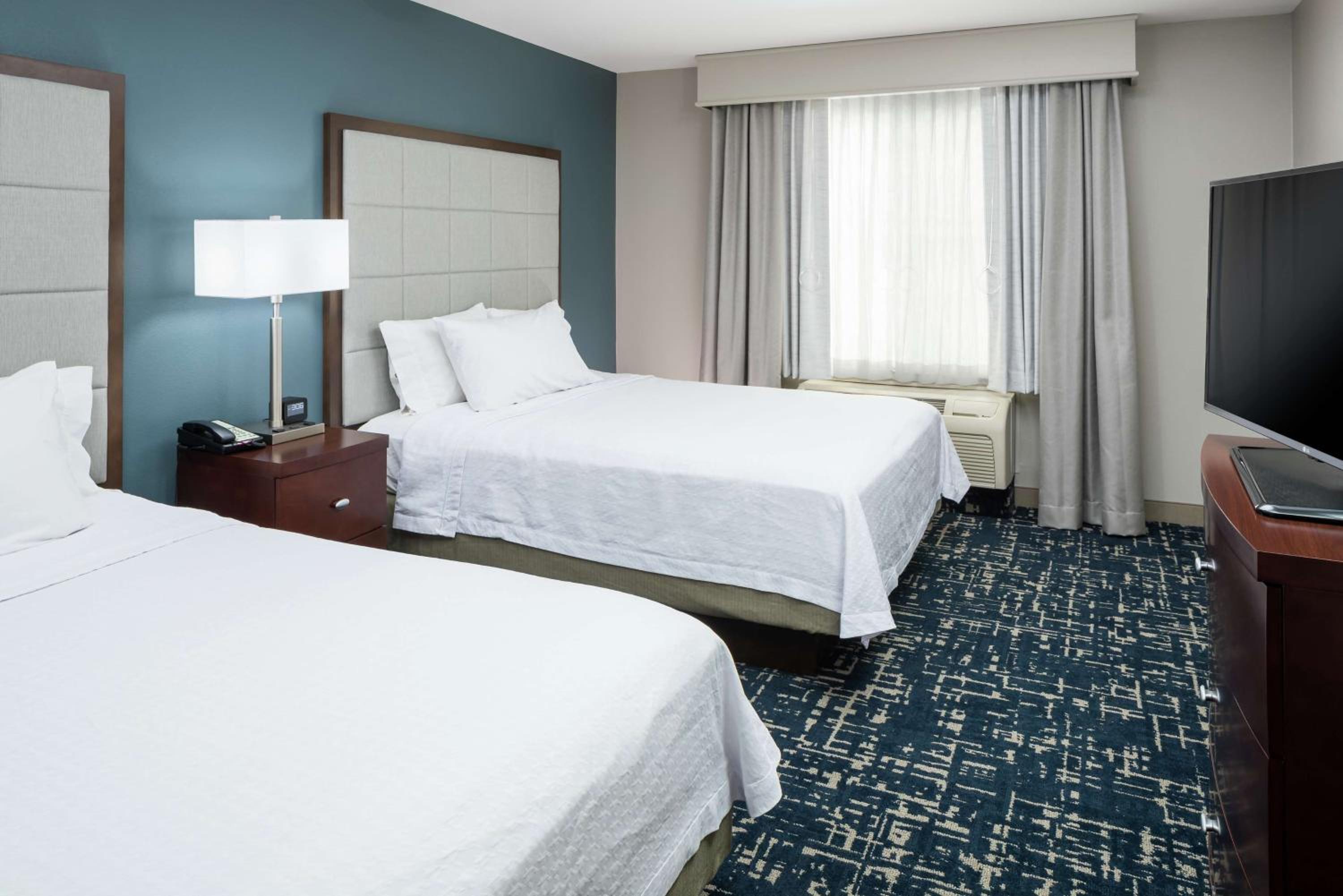 One-Bedroom Queen Suite with Two Queen Beds - Non-Smoking - Photo 1