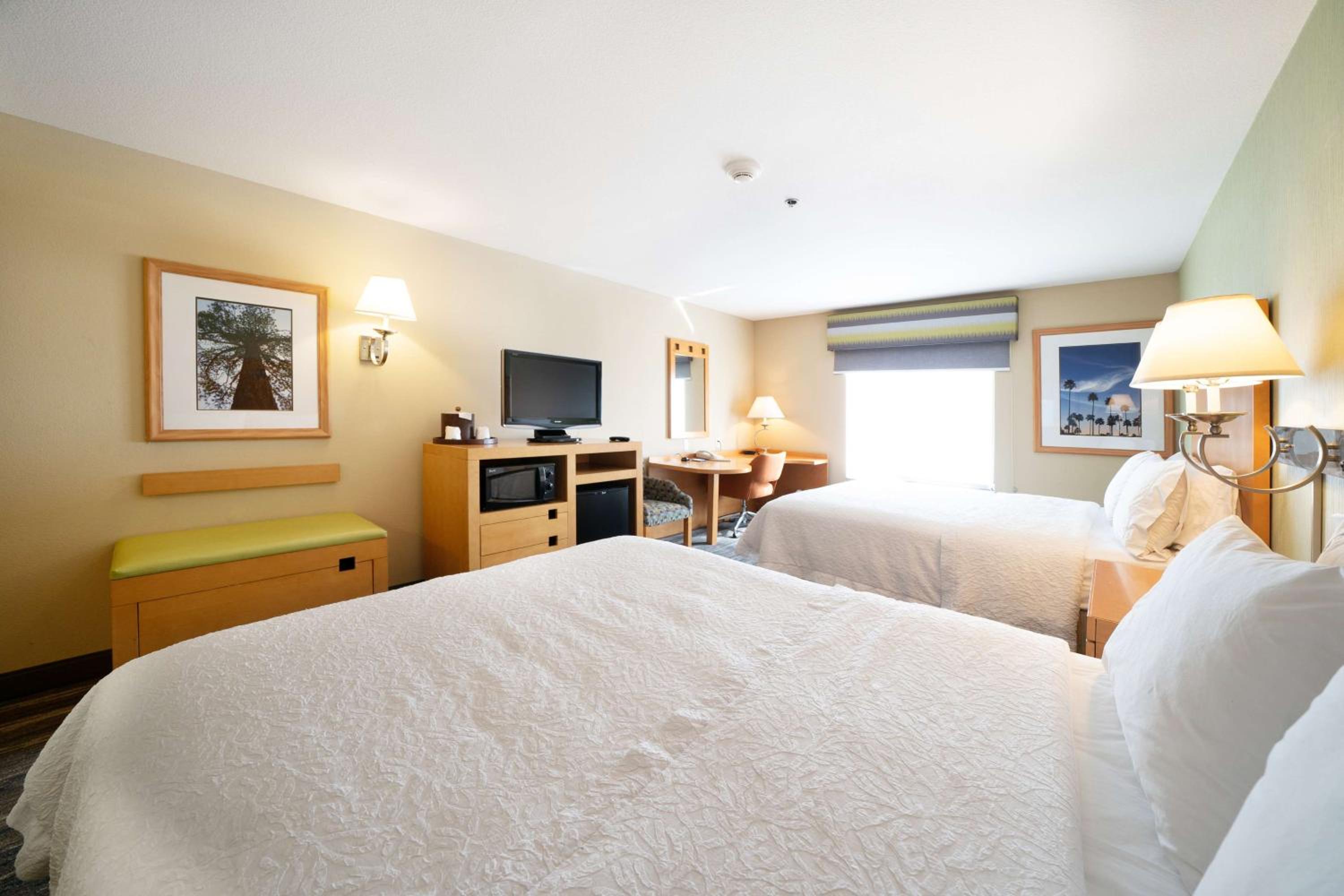 Room with Two Queen Beds - Non-Smoking - Photo 1