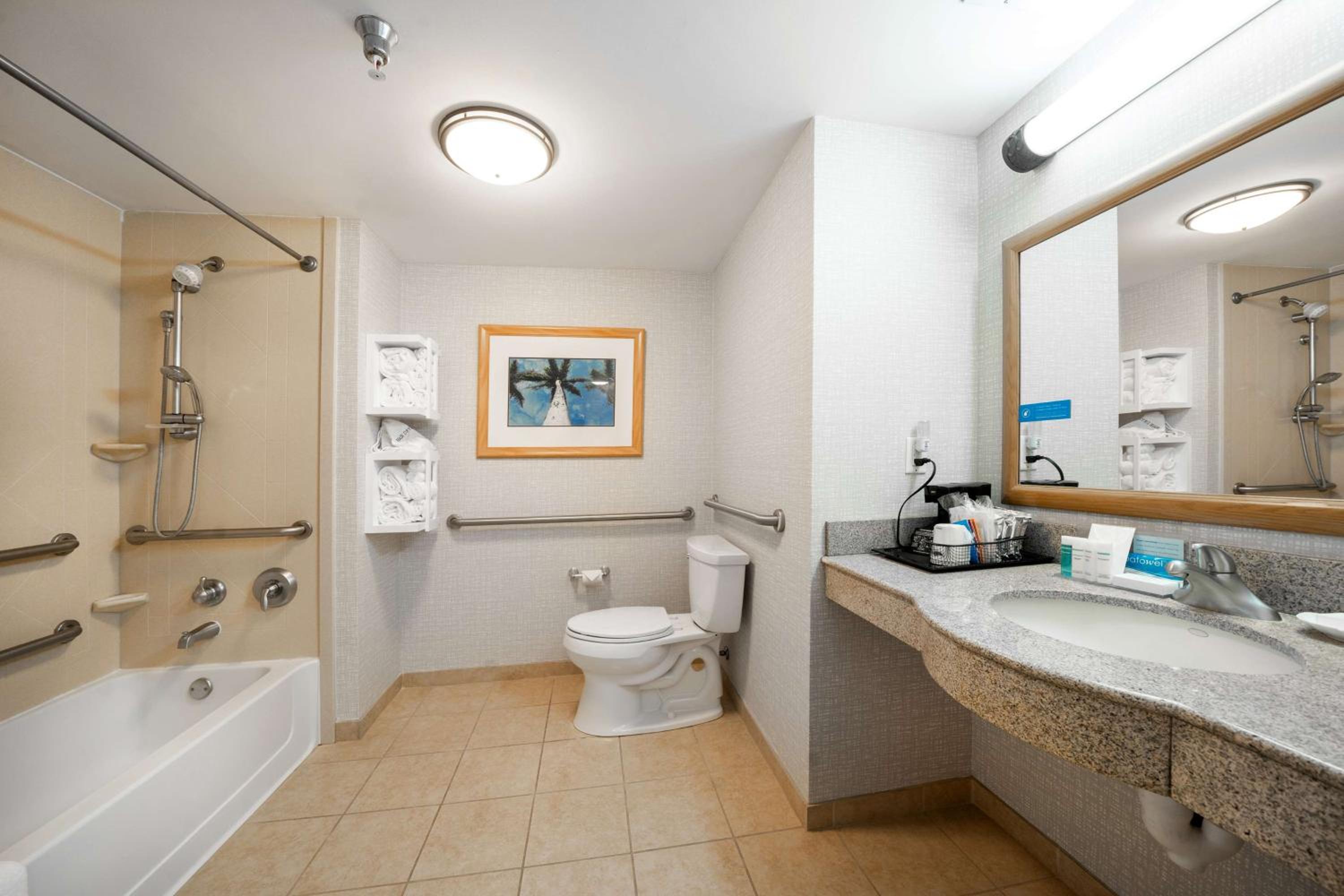 Queen Room with Two Queen Beds - Mobility and Hearing Access/Non-Smoking photo 2