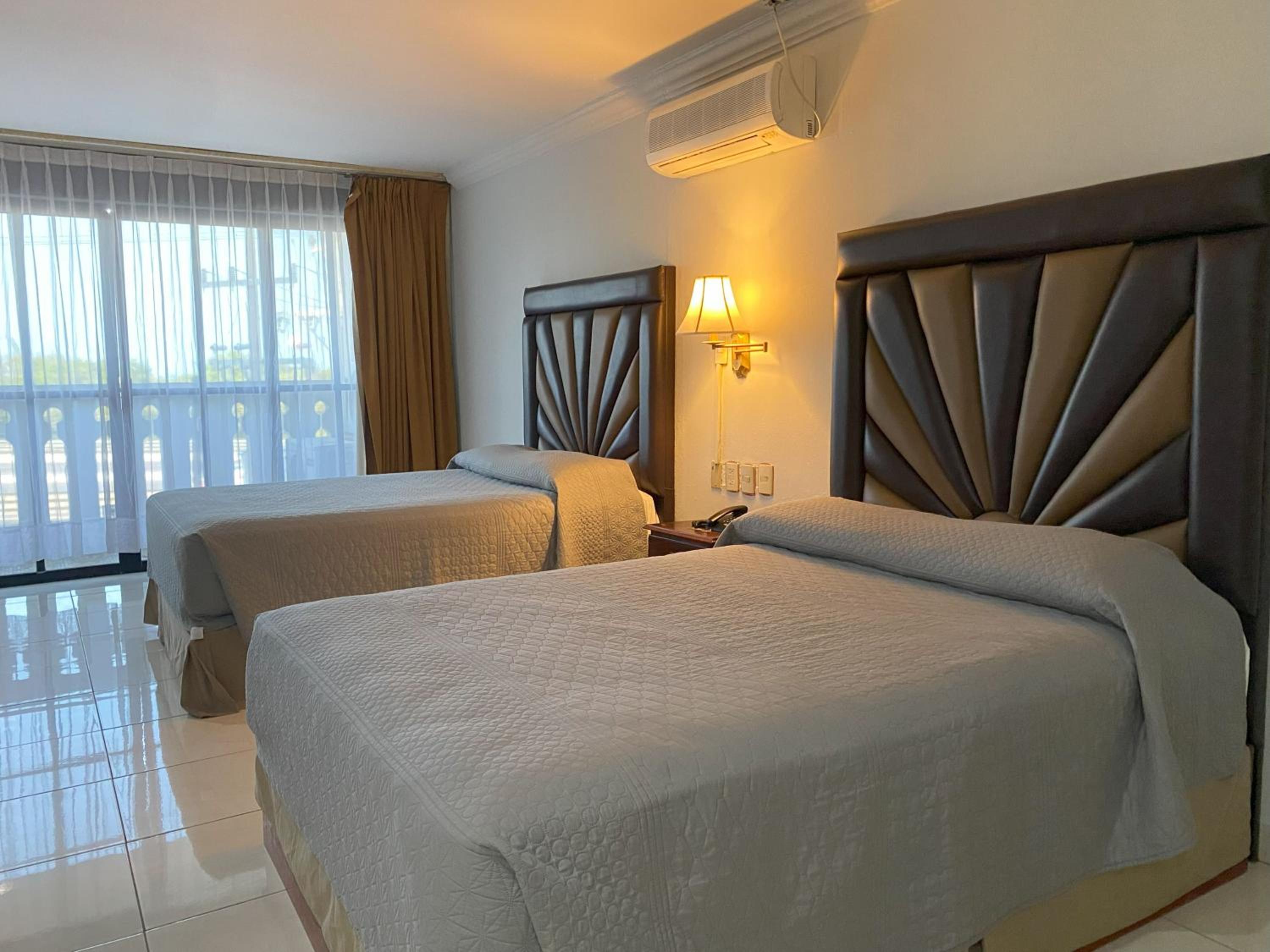 Standard Double Room - Photo 1