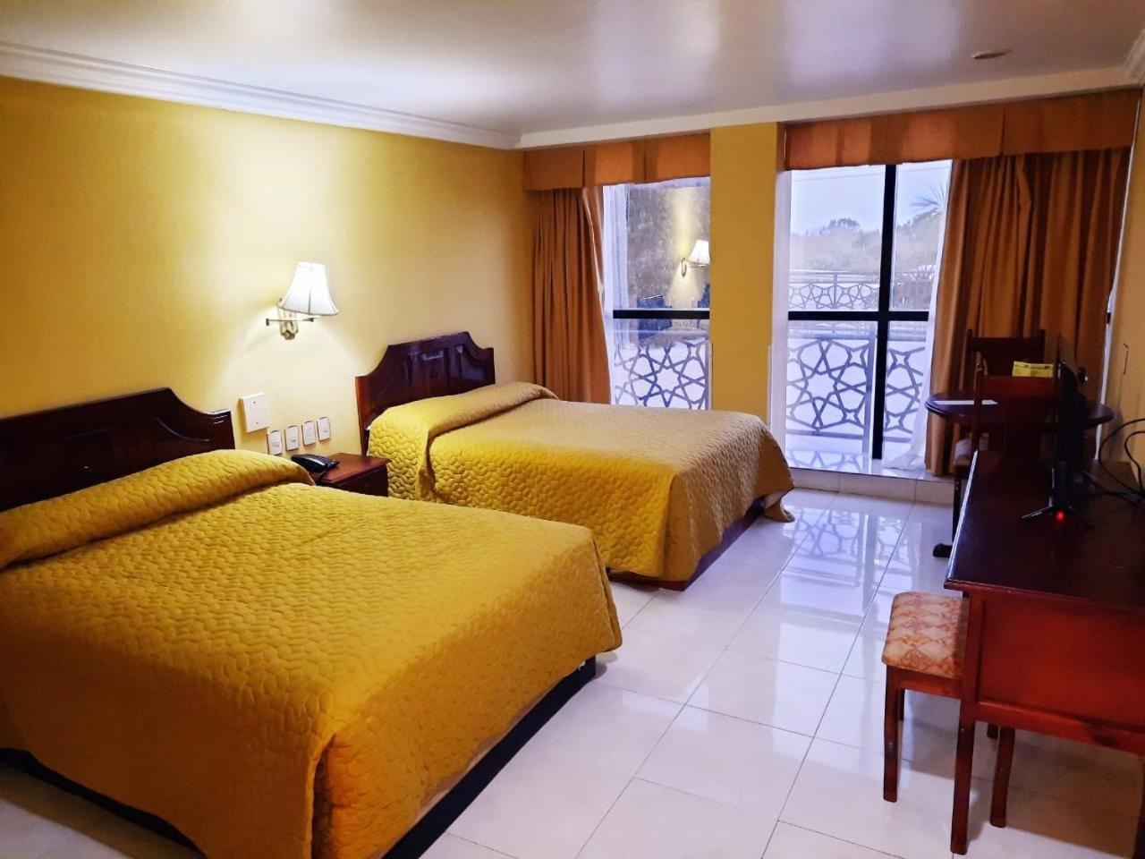 Standard Double Room - Photo 2