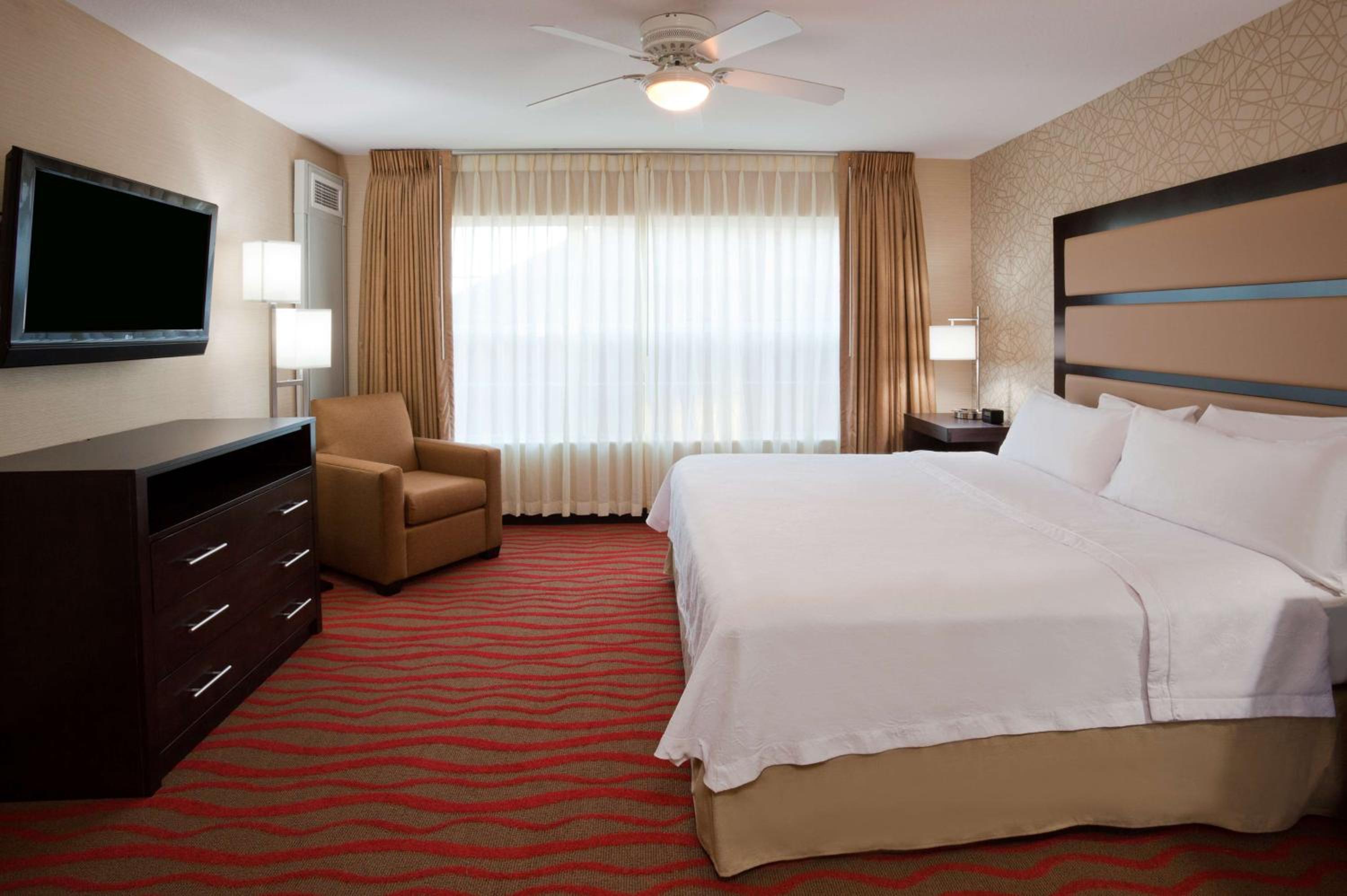 Queen Suite with Two Queen Beds - Hearing Access/Non-Smoking - Photo 1