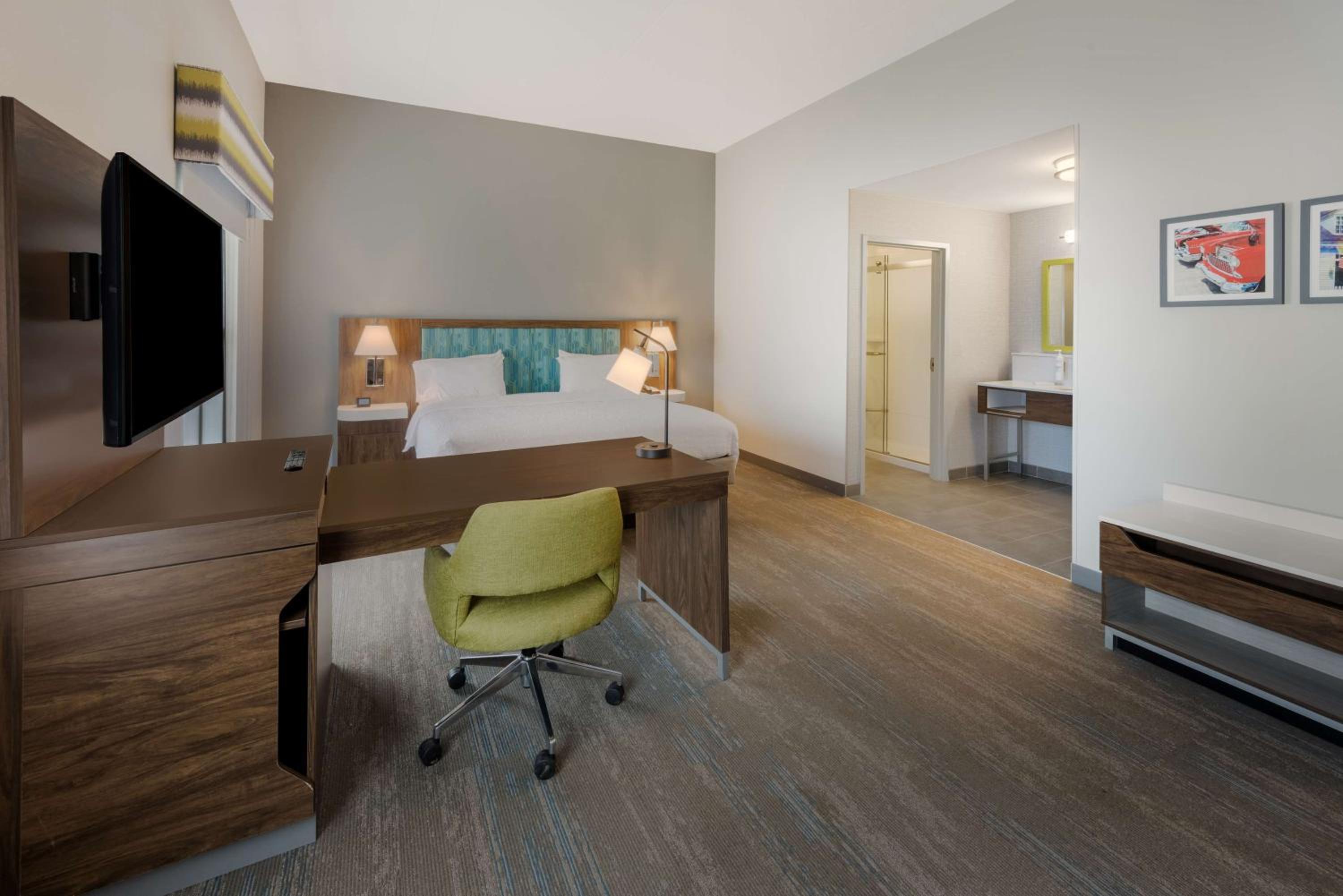 King Studio Suite - Non-Smoking - Photo 5