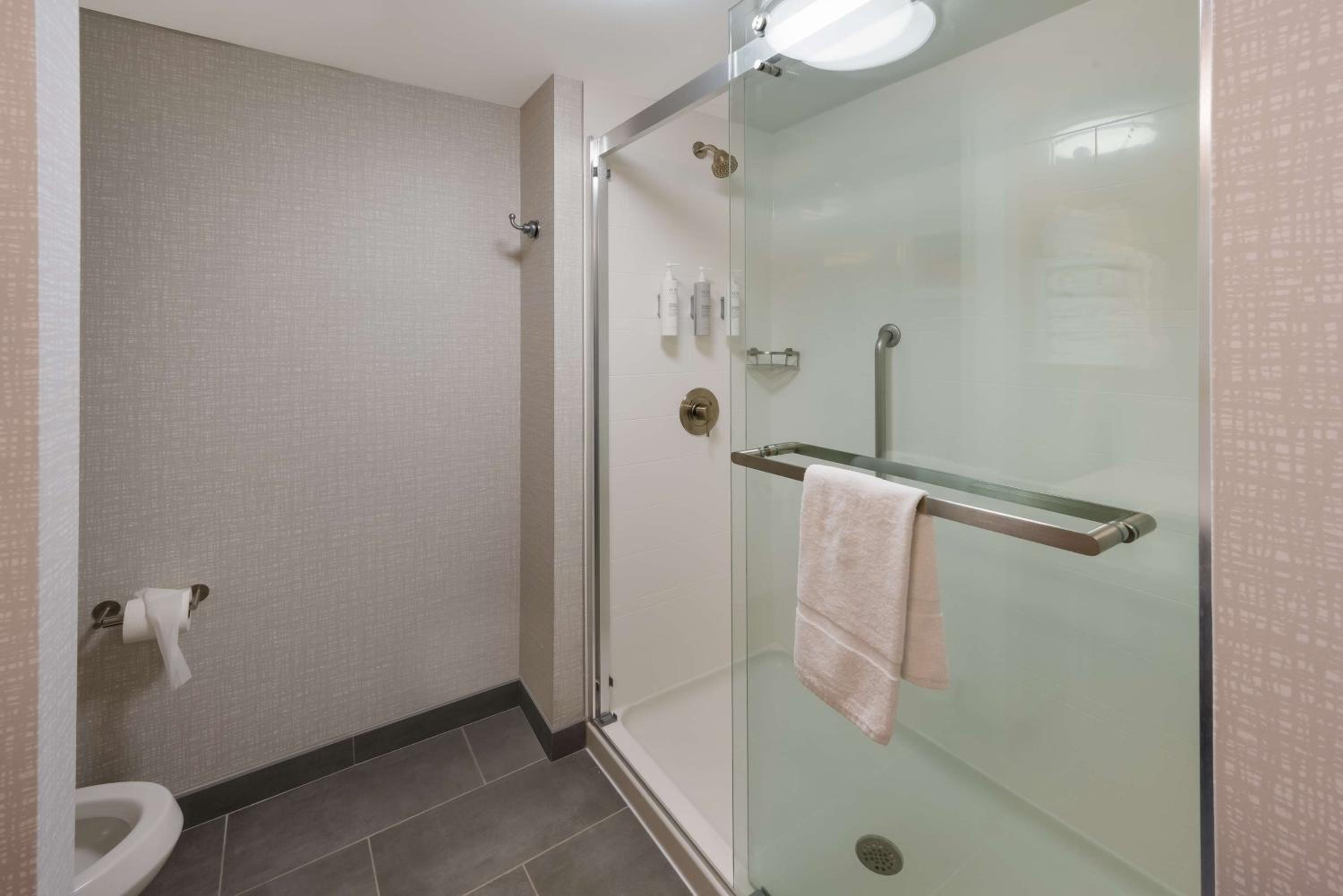 King Room - Hearing Access/Non-Smoking - Photo 4