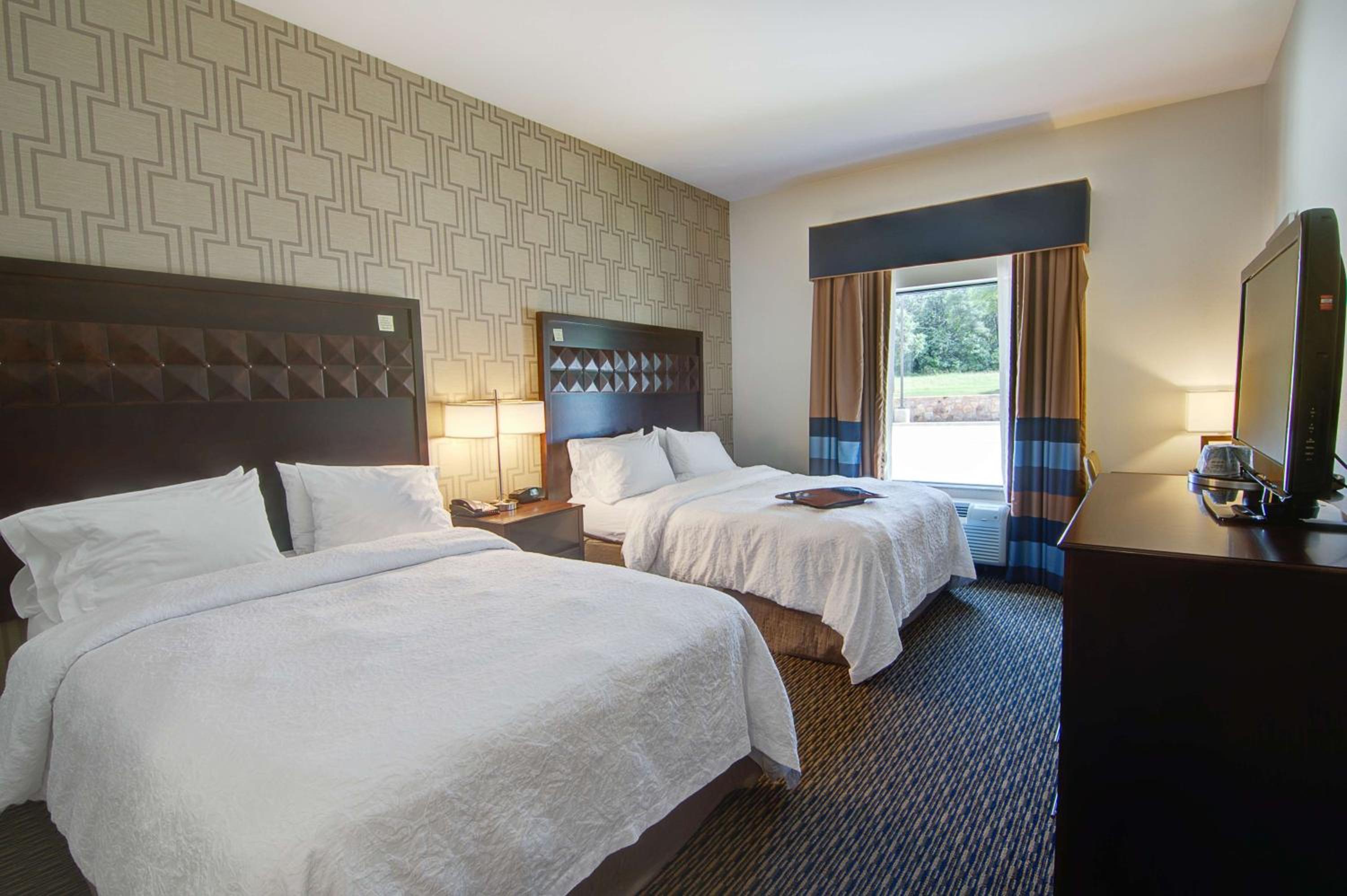 Premium Queen Studio with Two Queen Beds - Non-Smoking