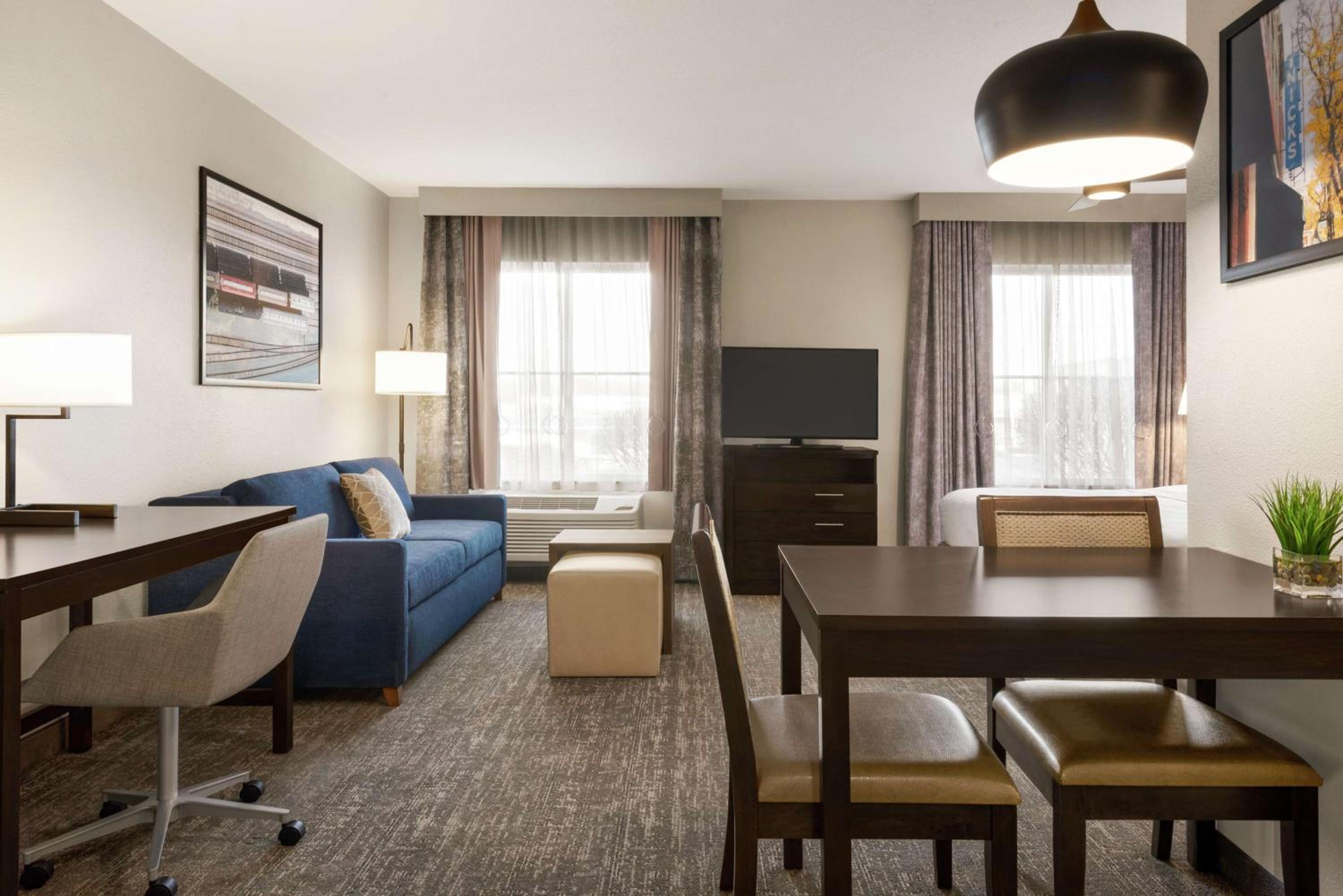 King Suite with Tub - Mobility/Hearing Accessible - Photo 1