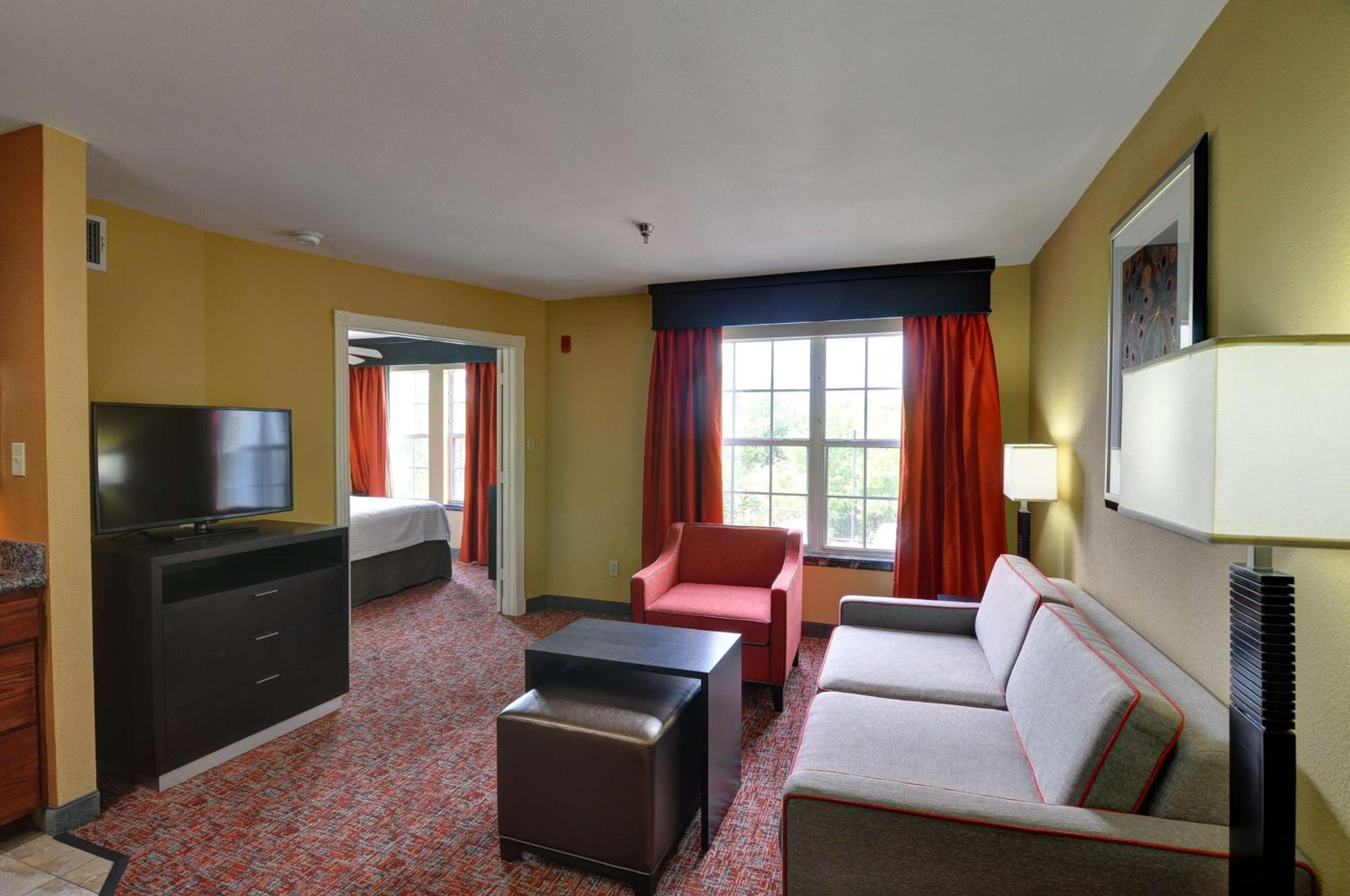 One-Bedroom King Suite - Non-Smoking - Photo 4