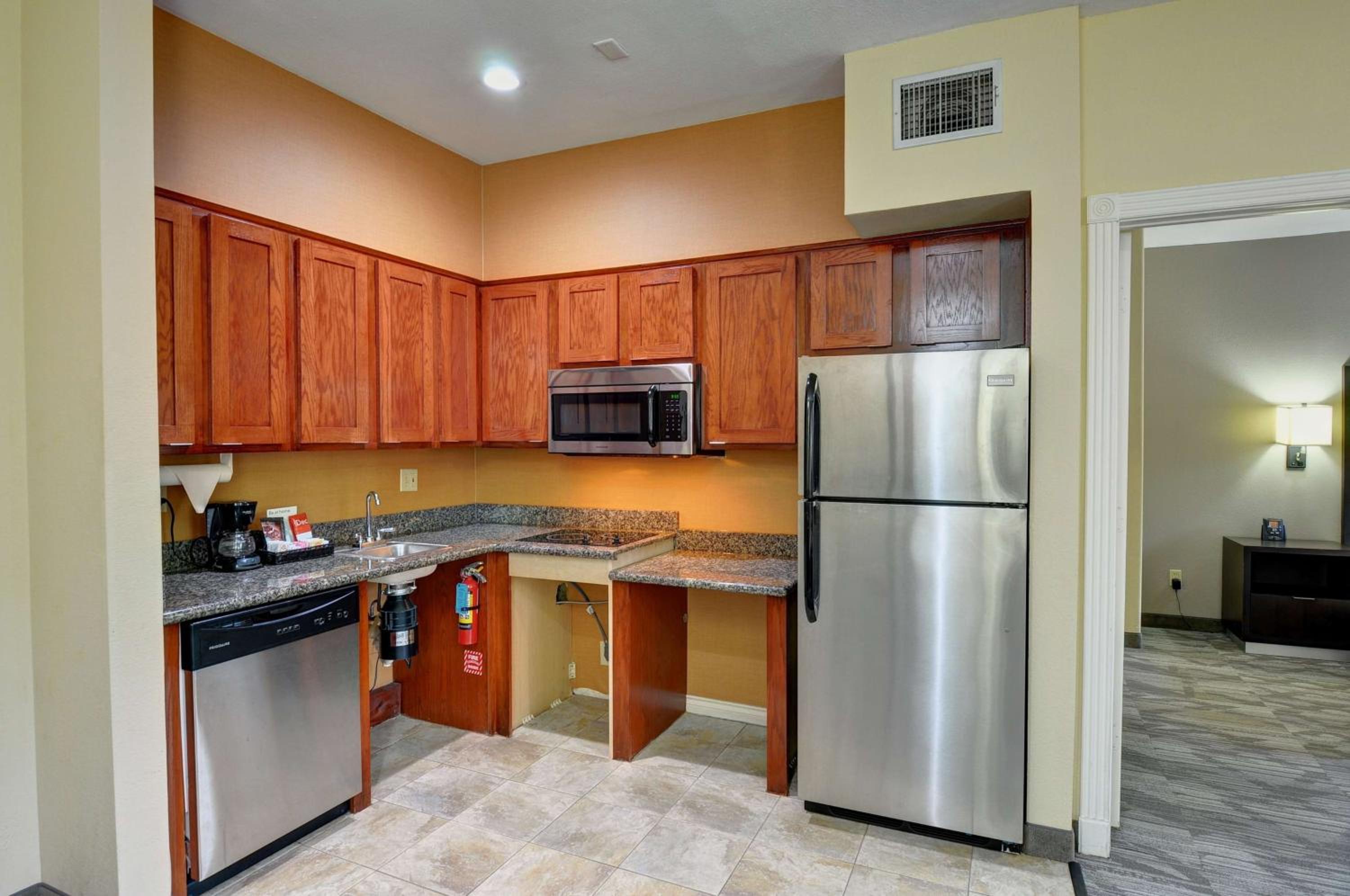 King Suite - Disability Access/Non-Smoking - Photo 1