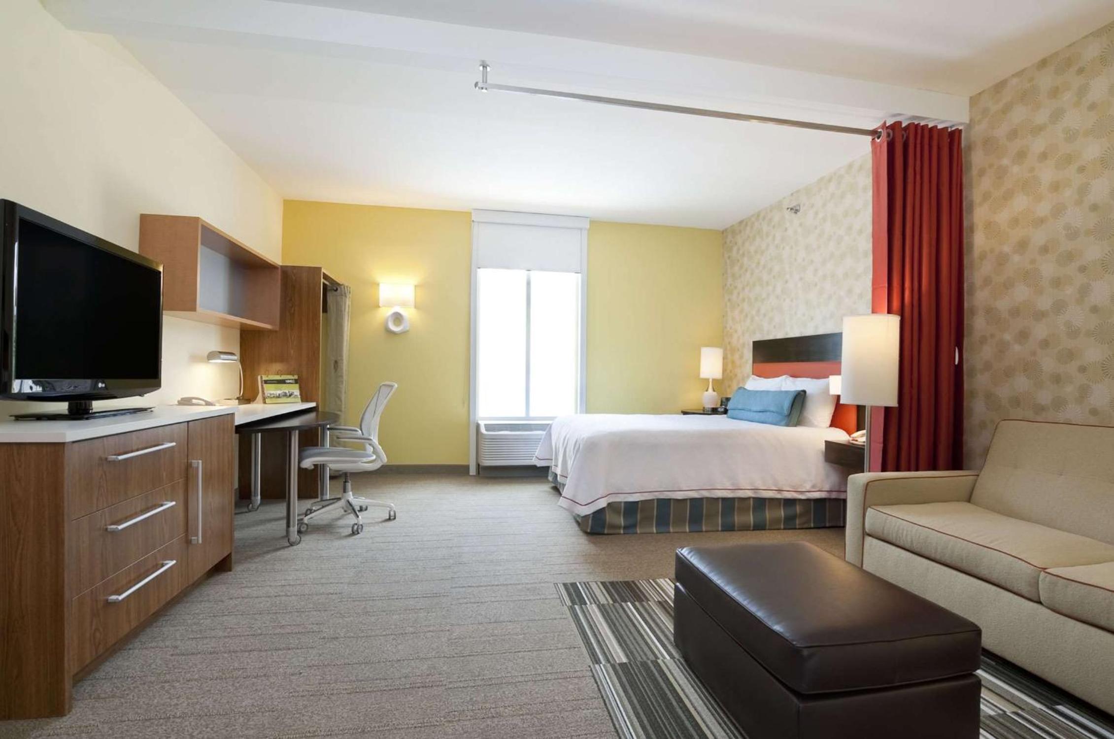 King Studio Suite - Non-Smoking - Photo 3