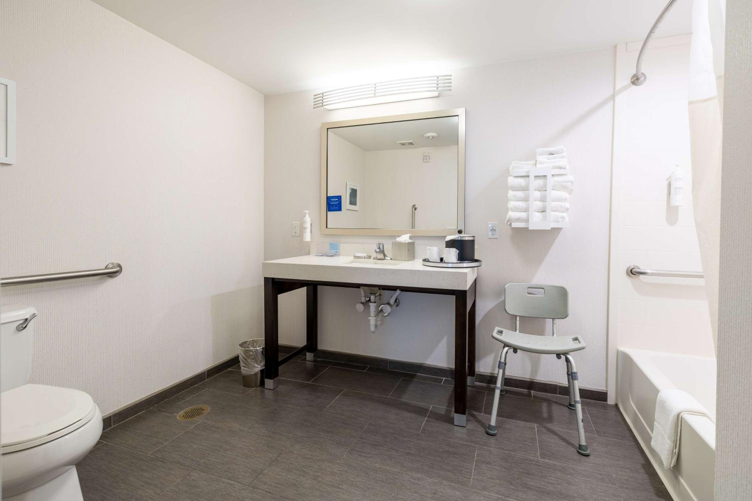 Queen Studio with Two Queen Beds and Bath Tub - Mobility/Hearing Access - Photo 2