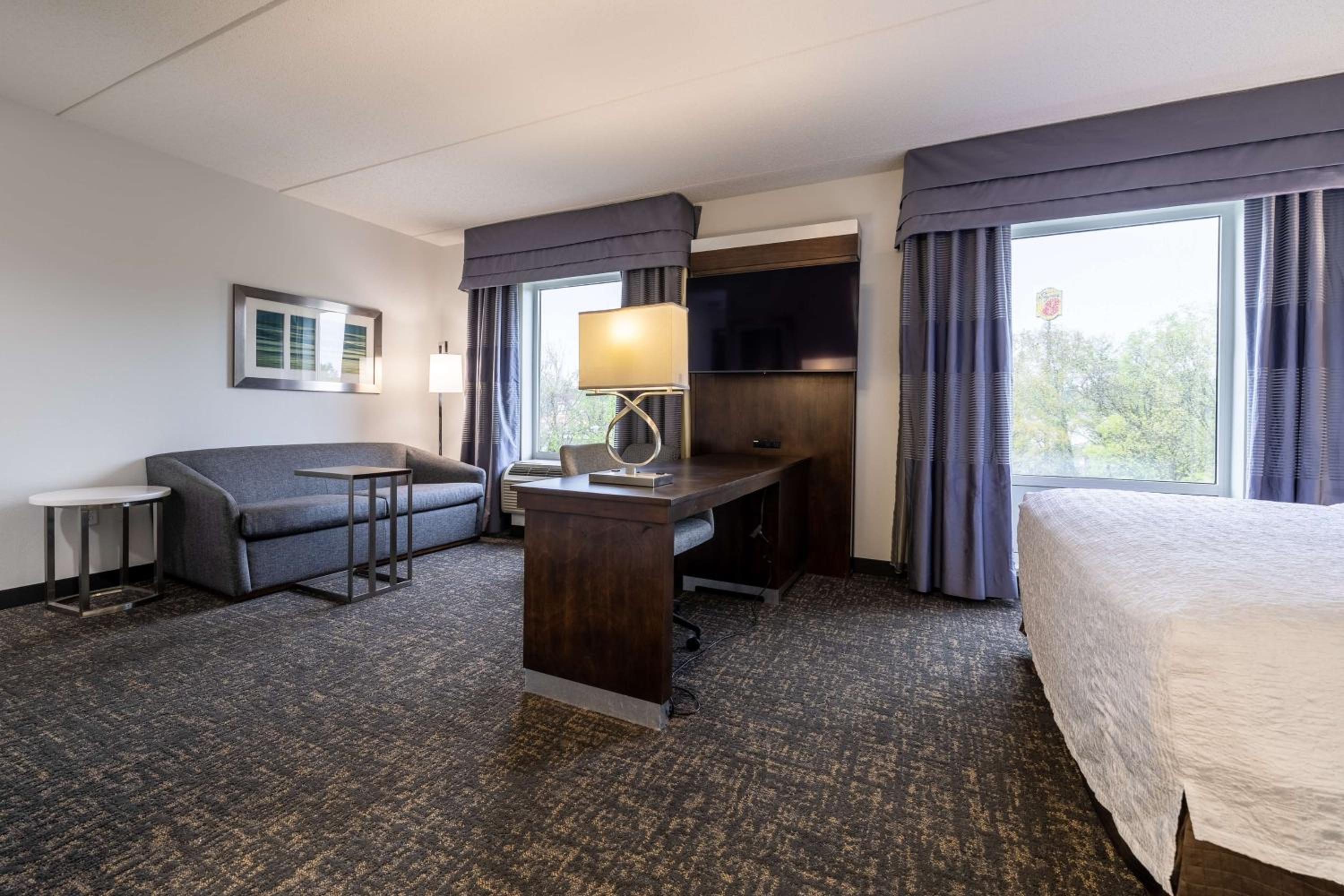 King Studio Suite - Non-Smoking - Photo 2