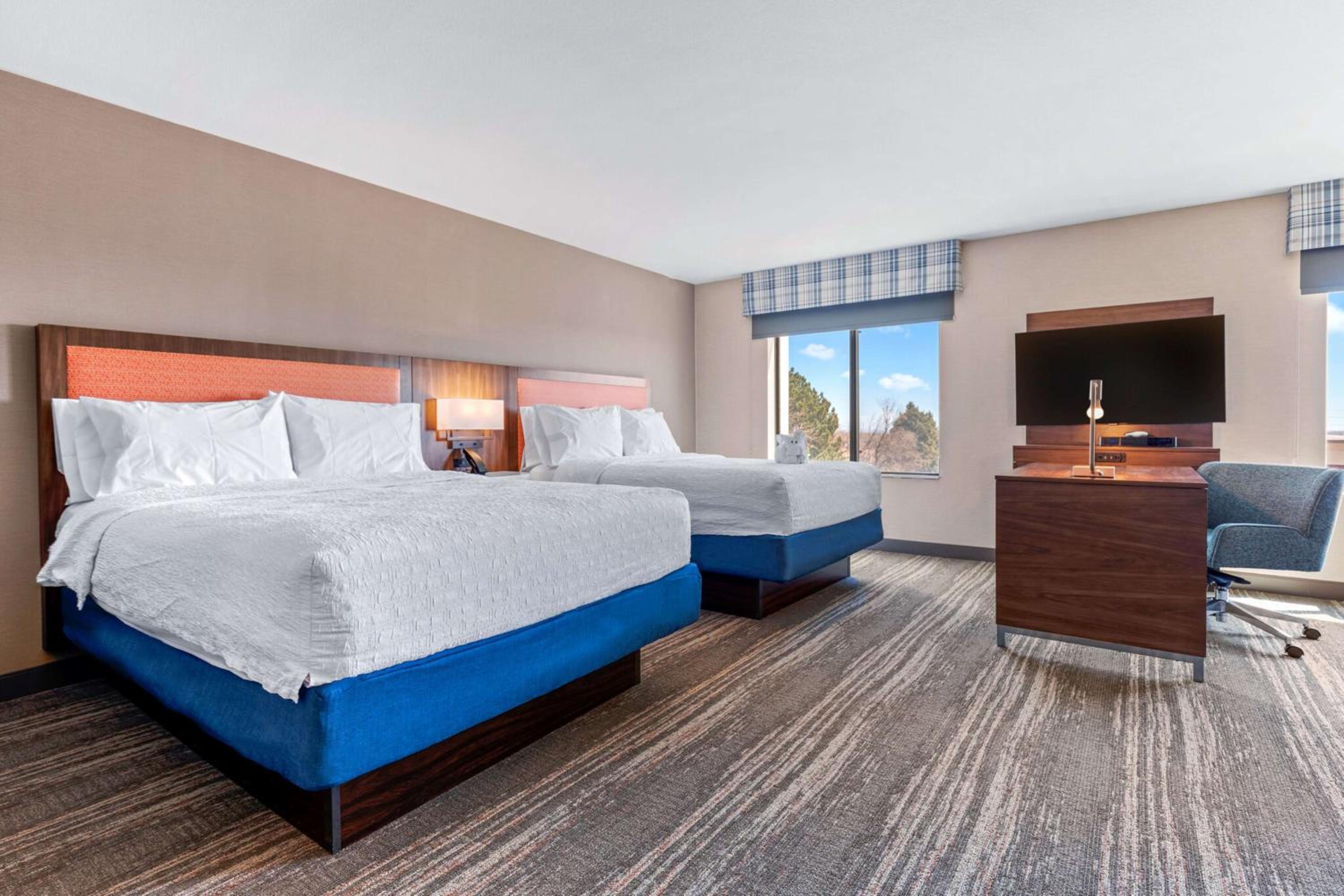 Queen Studio Suite with Two Queen Beds - Non-Smoking