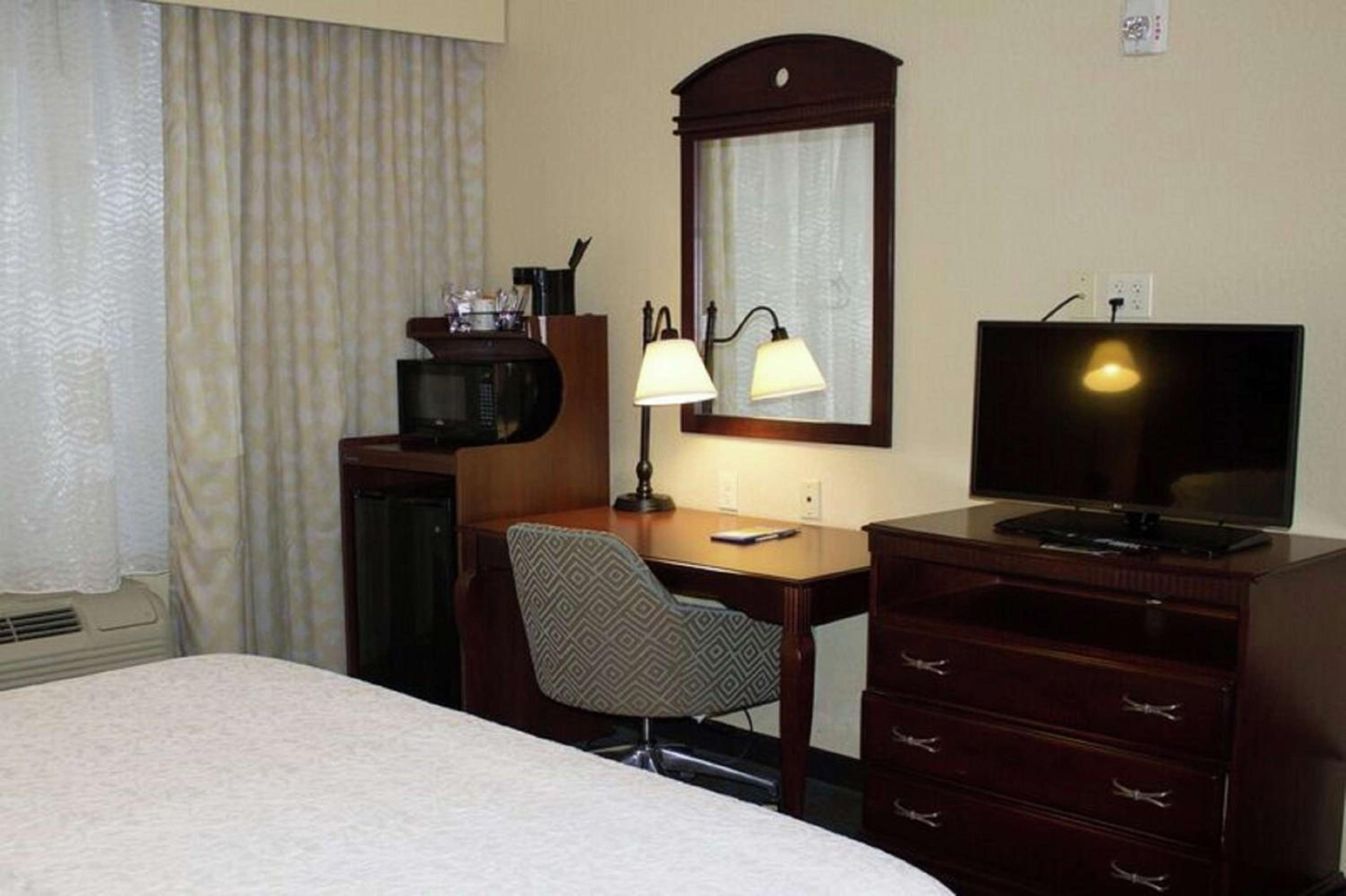 King Room - Hearing Access/Non-Smoking photo 2