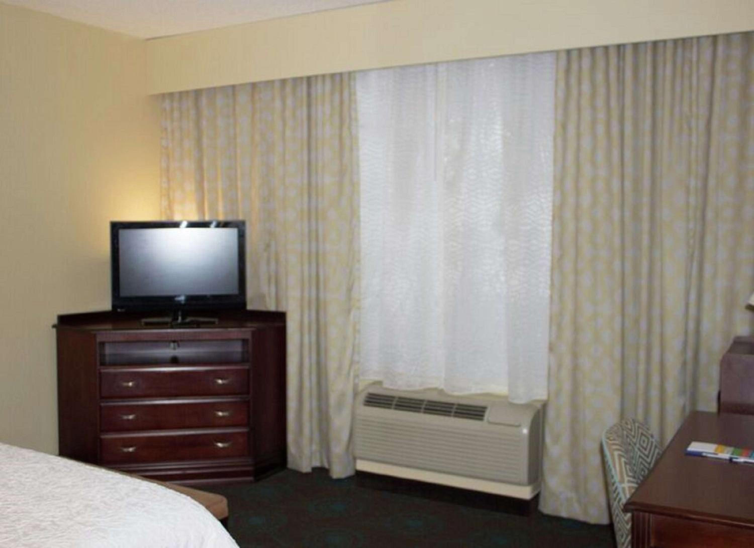 King Room with King Bed - Non-Smoking