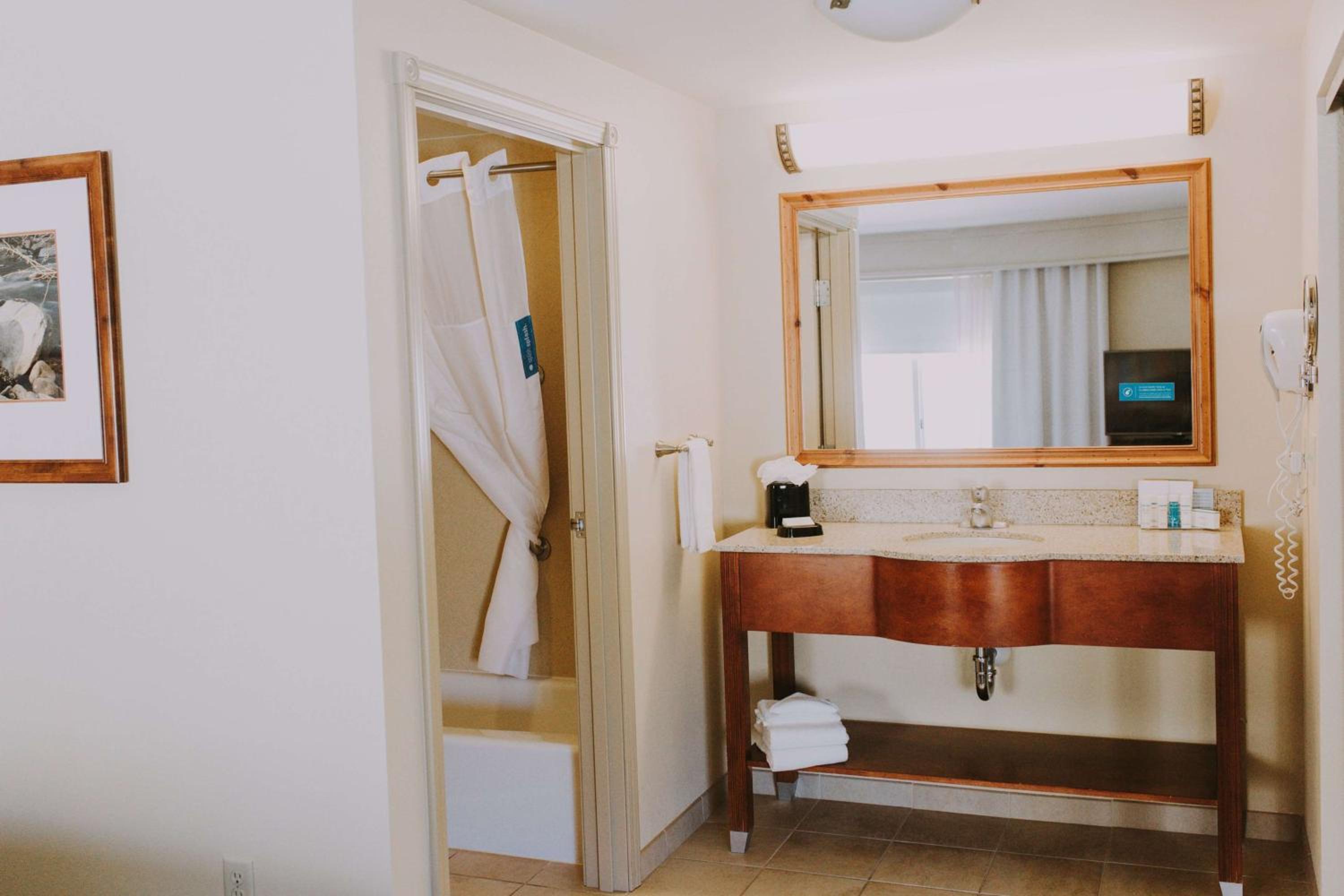King Studio Suite - Non-Smoking - Photo 6