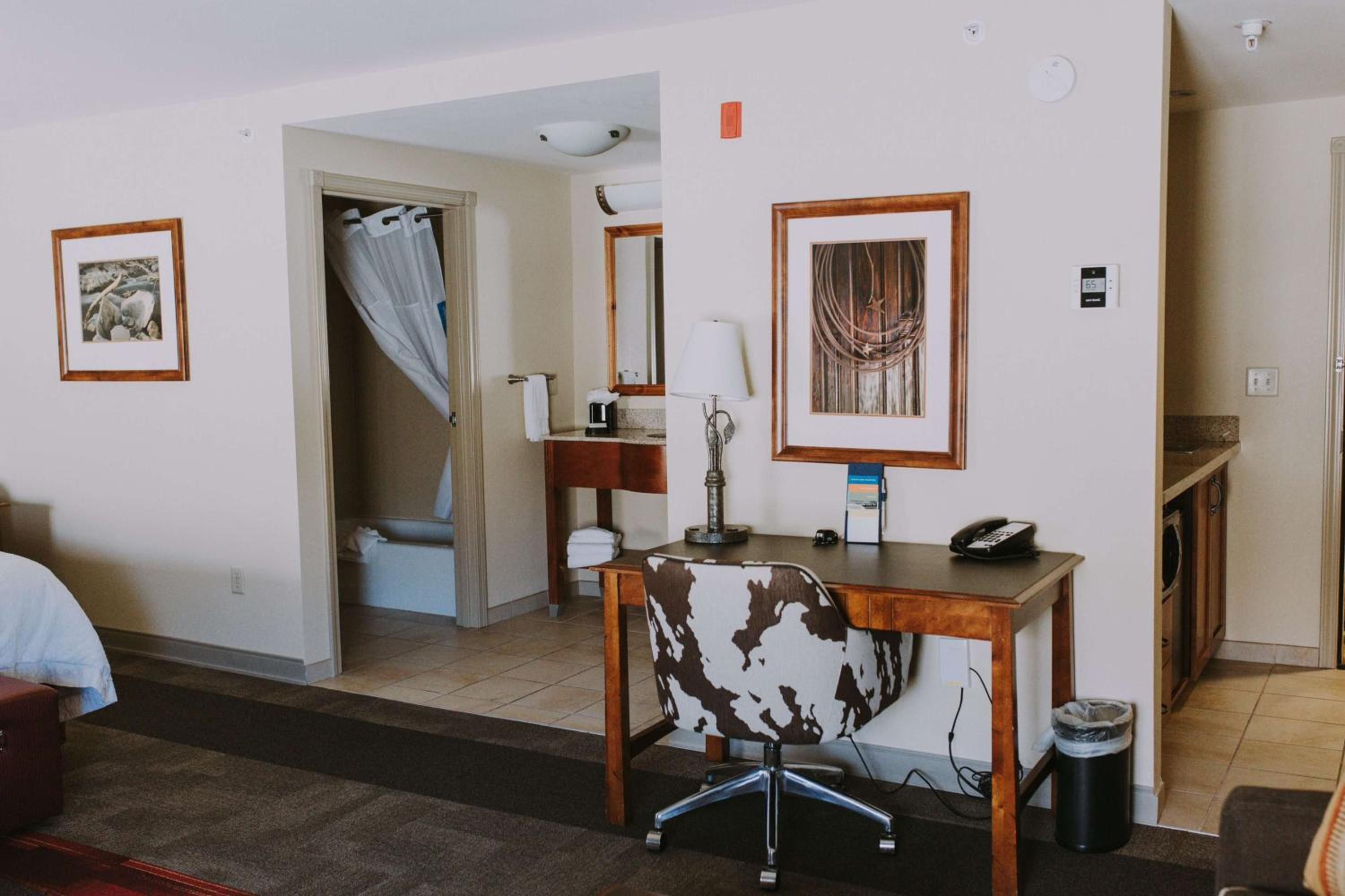 King Studio Suite - Non-Smoking - Photo 2