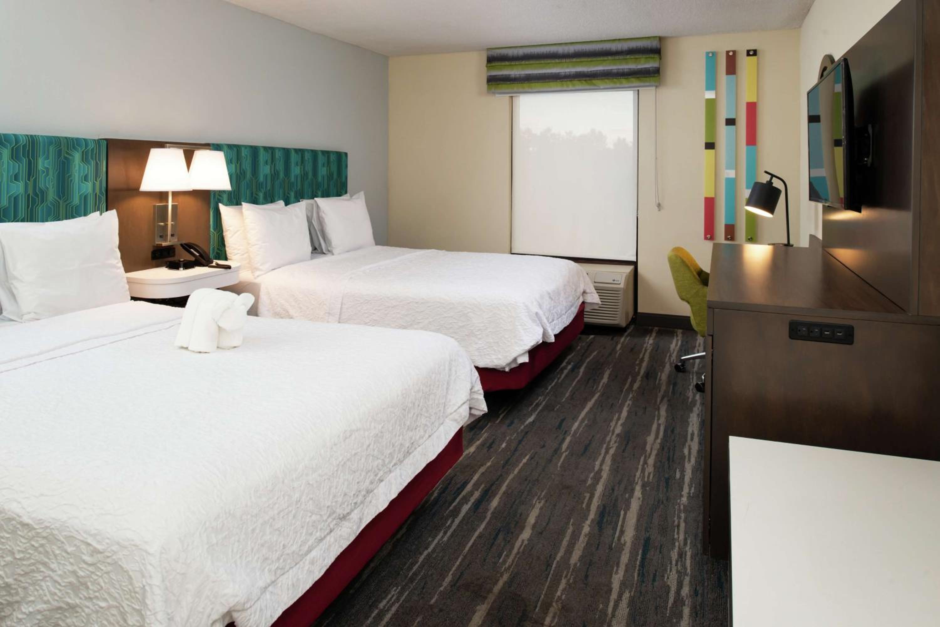 Queen Room with Two Queen Beds - Hearing Access/Non-Smoking - Photo 1