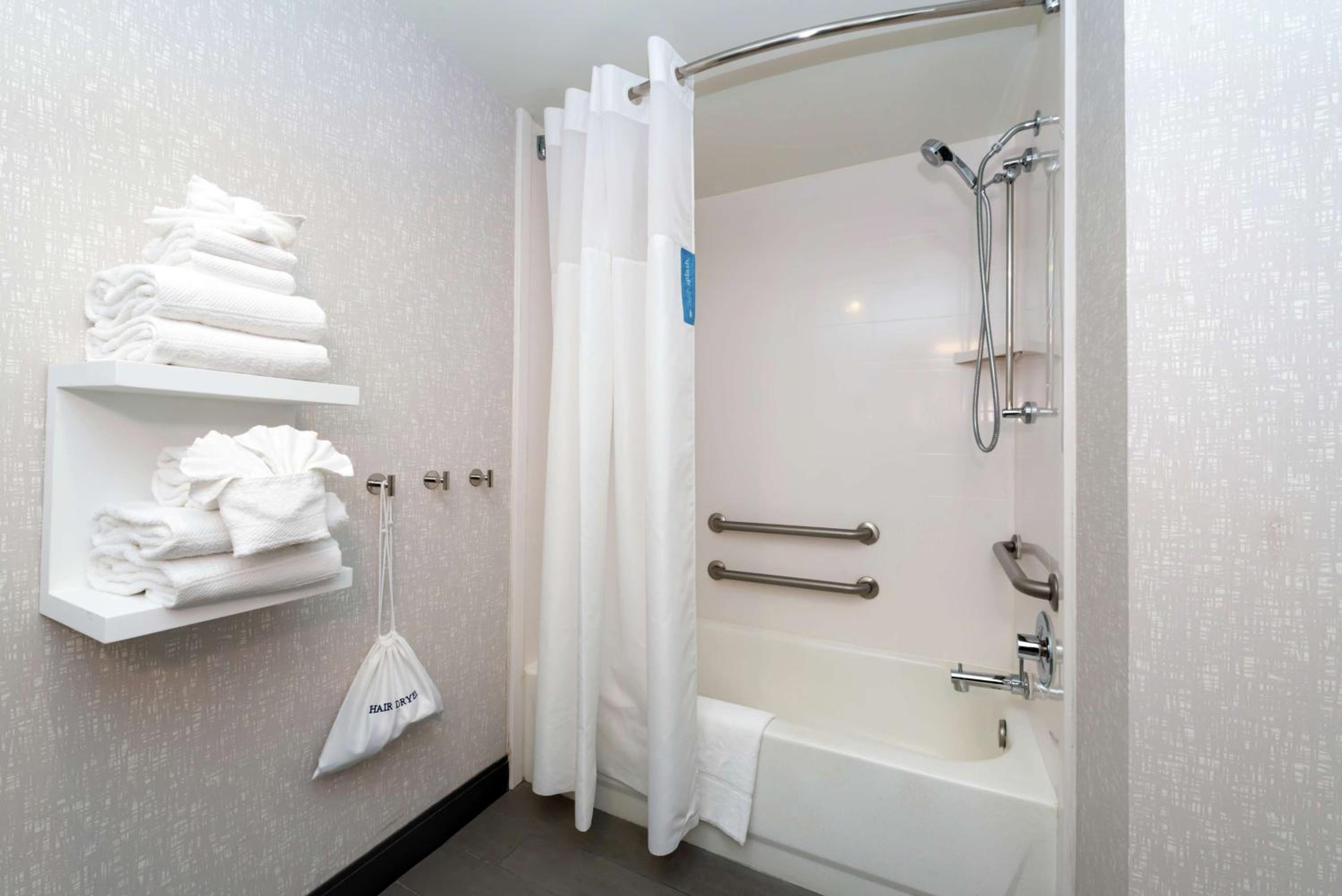 King Room - Mobility Access/Non-Smoking - Photo 3