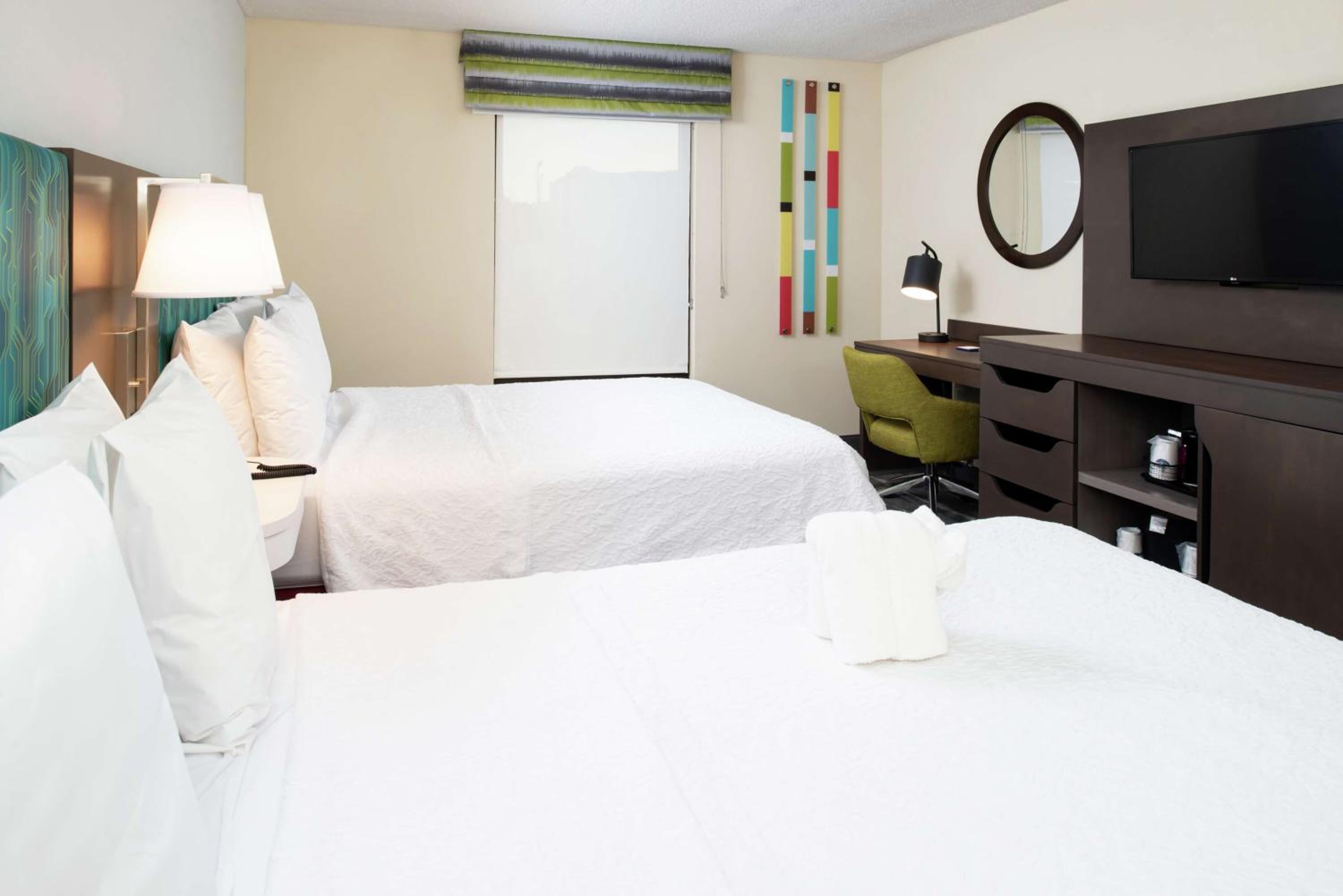 Queen Room with Two Queen Beds - Hearing Access/Non-Smoking - Photo 2