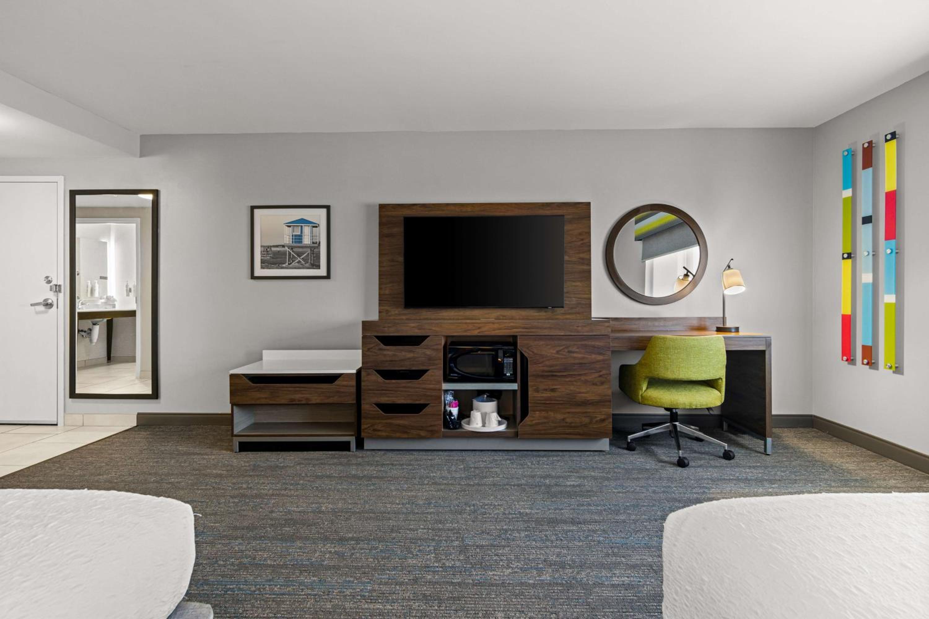 Queen Room with Two Queen Beds - Mobility Access/Non-Smoking