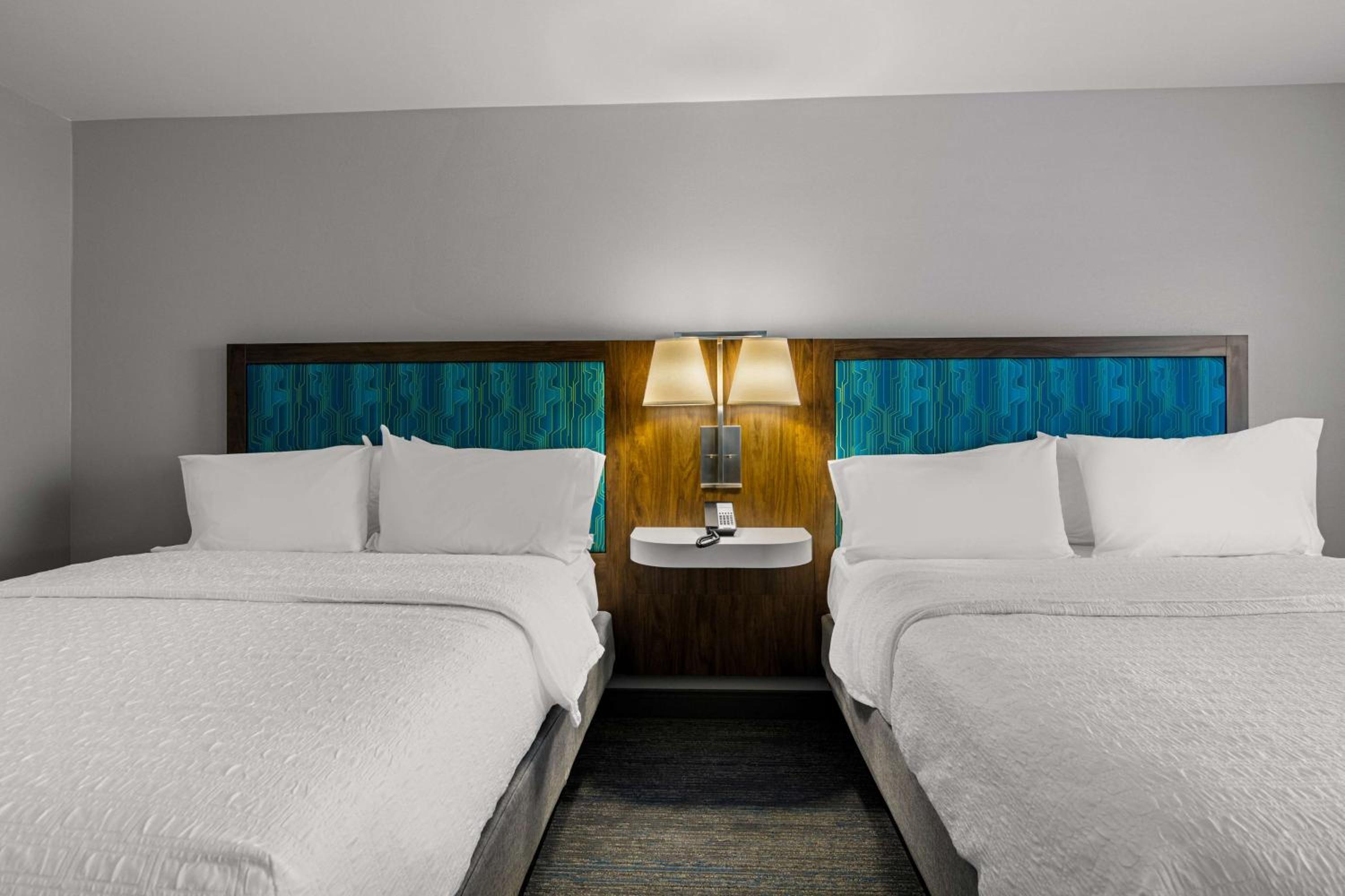 Room with Two Queen Beds - Non-Smoking
