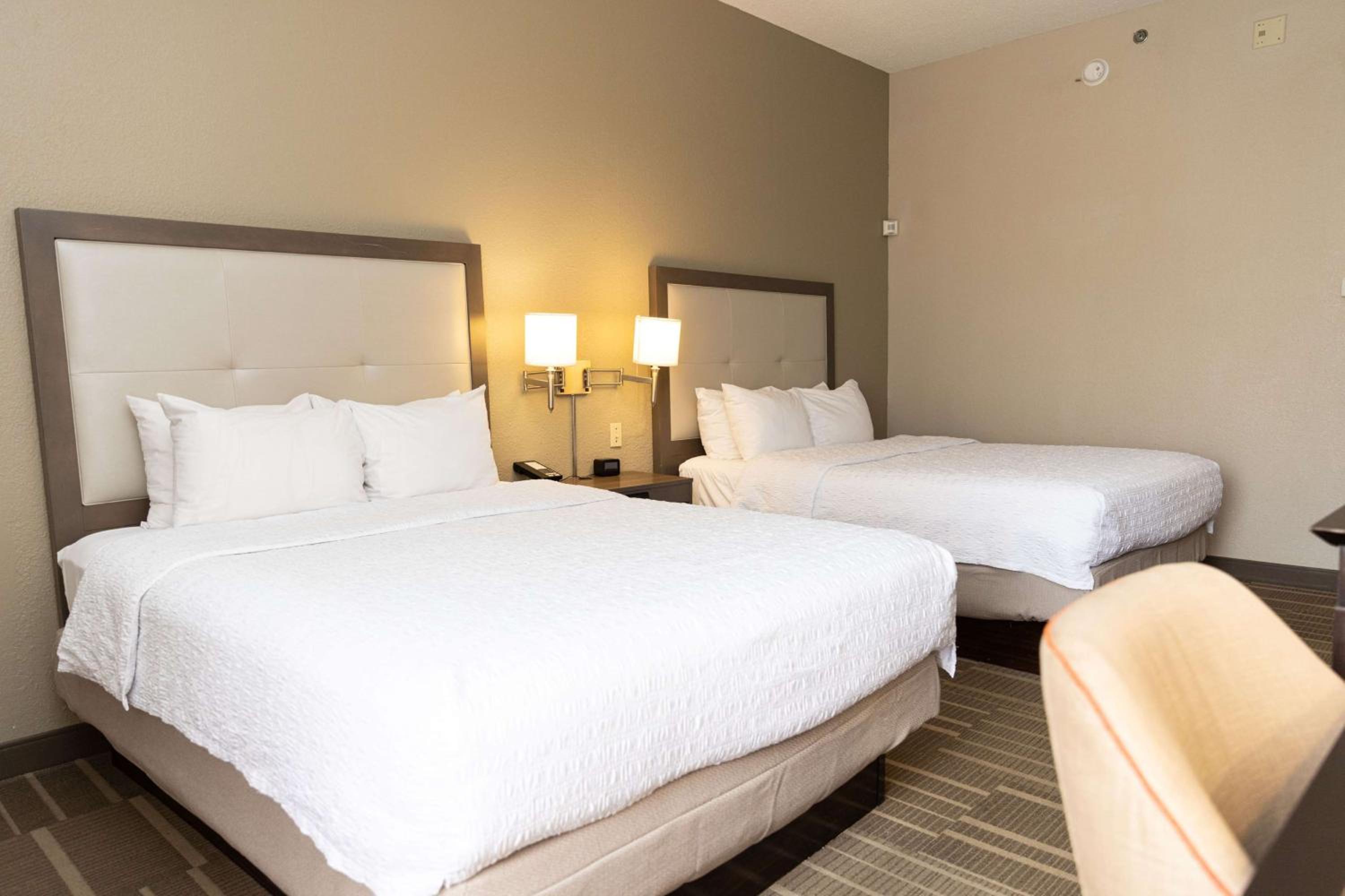 Room with Two Queen Beds - Non-Smoking