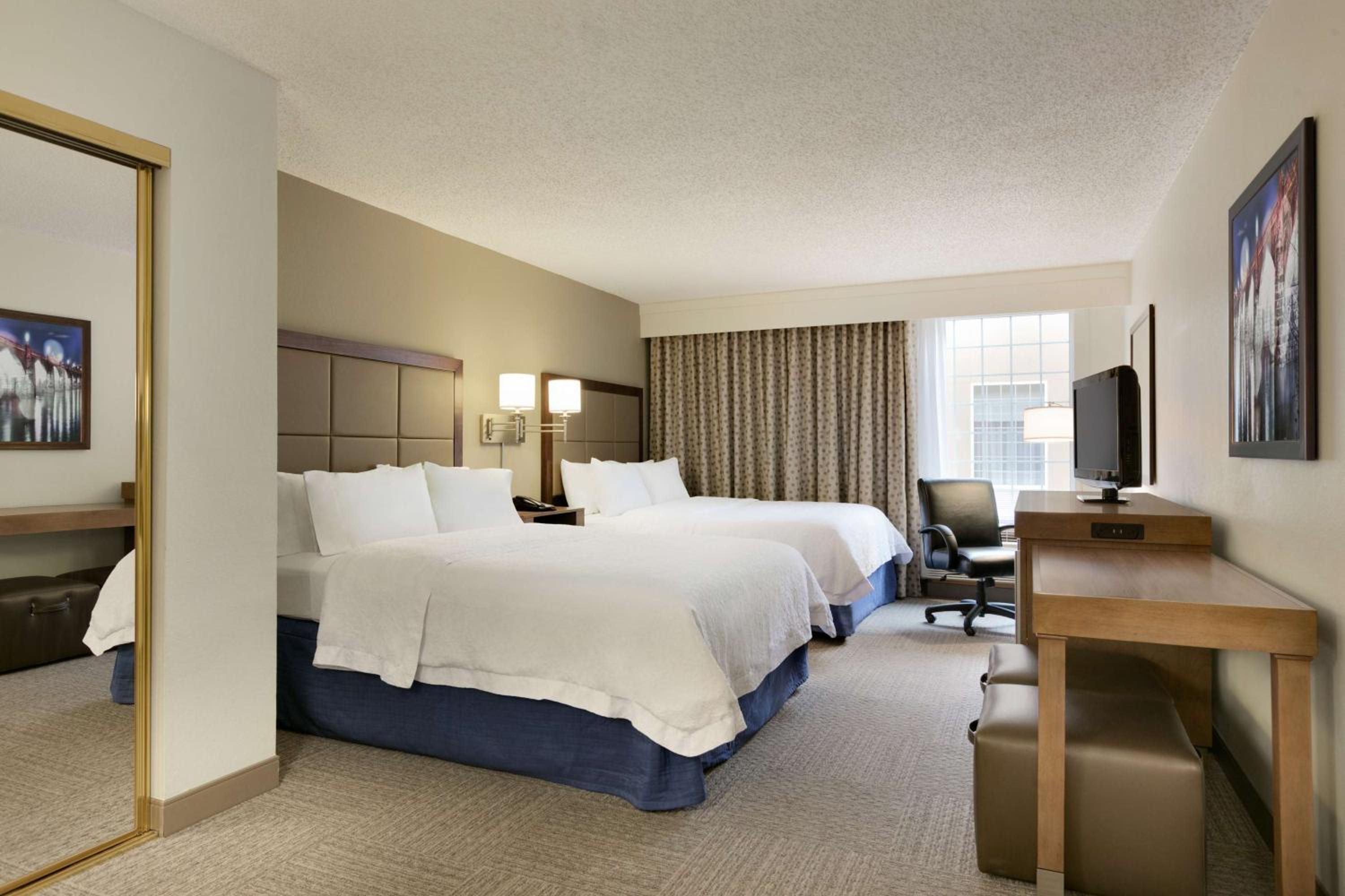 Room with Two Queen Beds - Non-Smoking - Photo 1