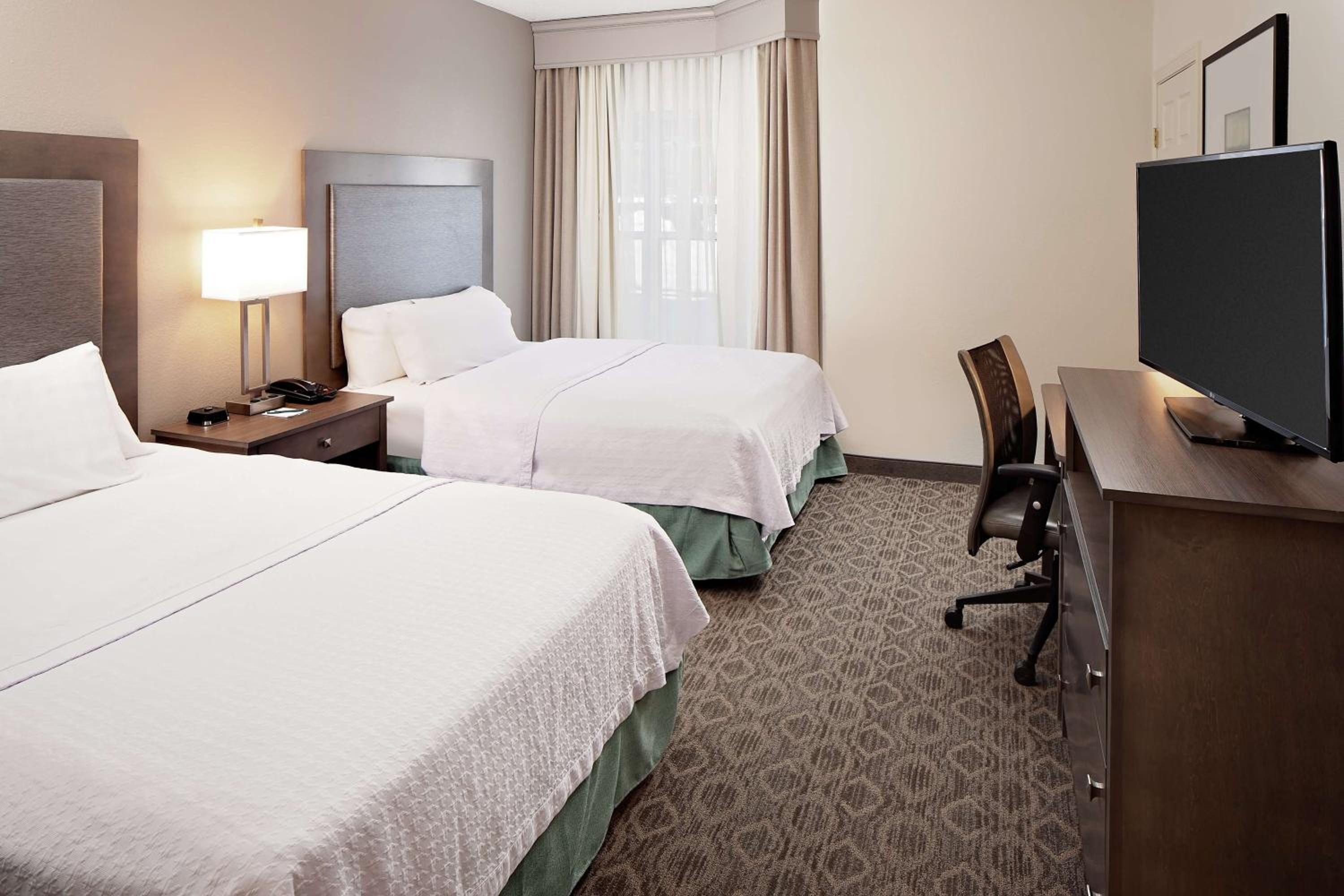 Two Bedroom Suite - Photo 4