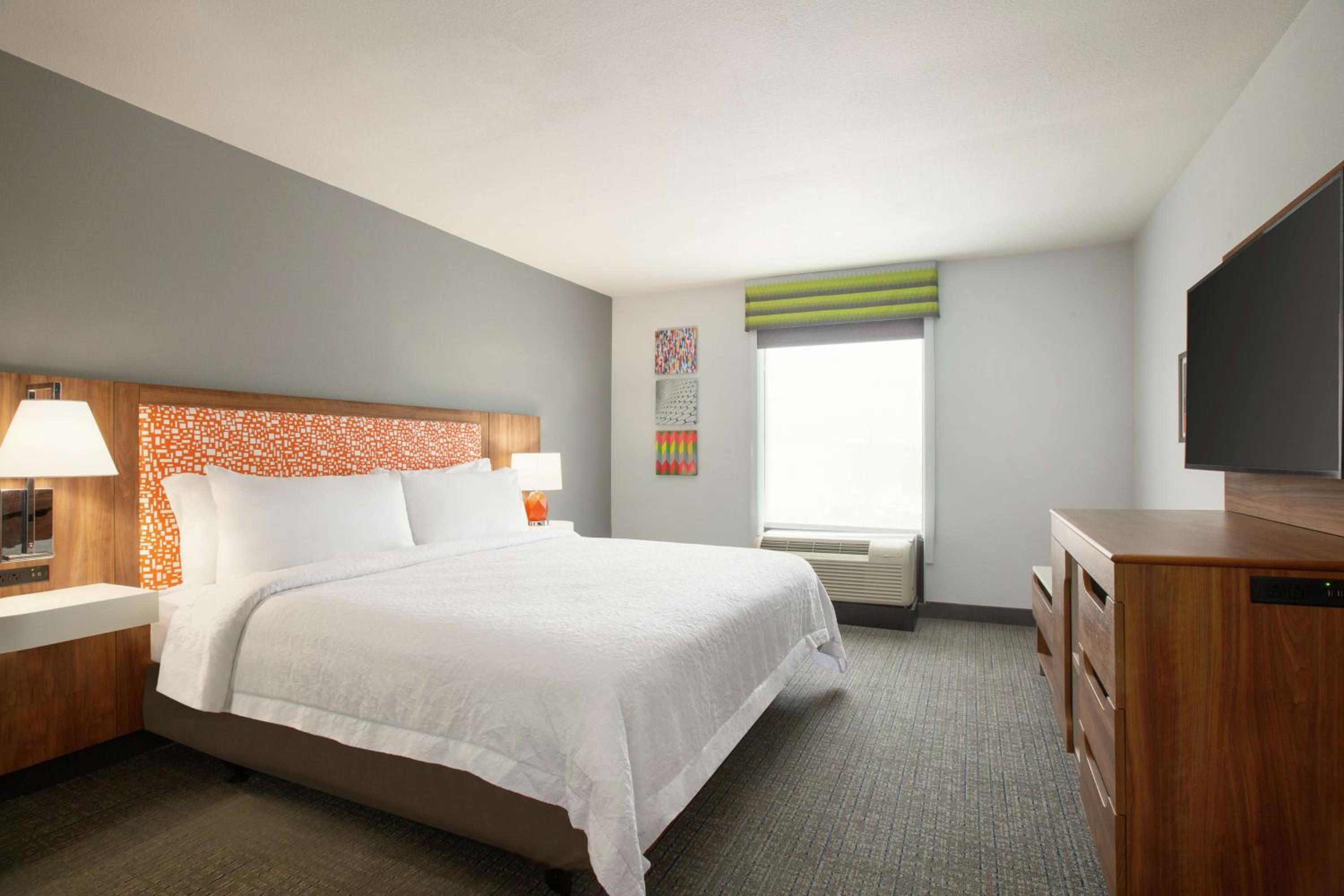 One-Bedroom King Suite with Kitchen - Non-Smoking  - Photo 1