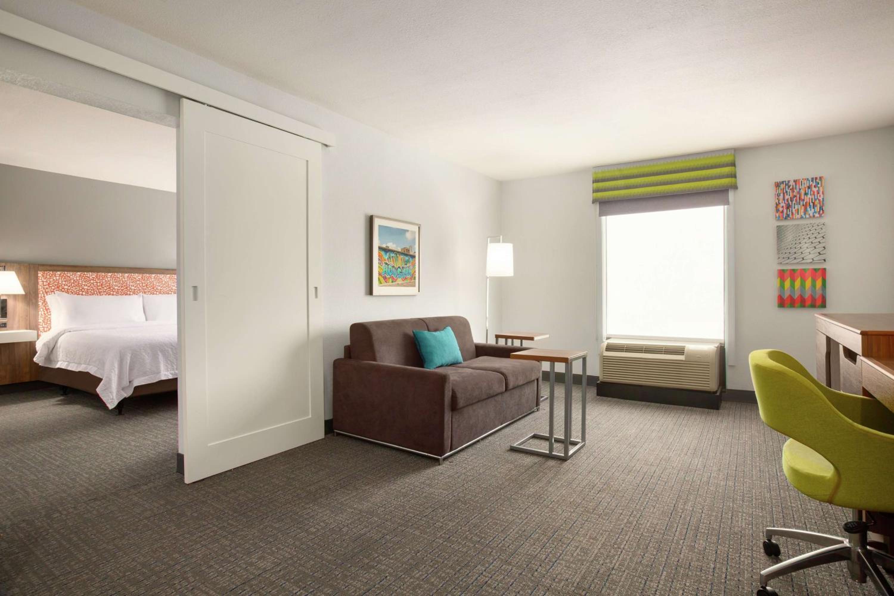 One-Bedroom King Suite with Kitchen - Non-Smoking  - Photo 2
